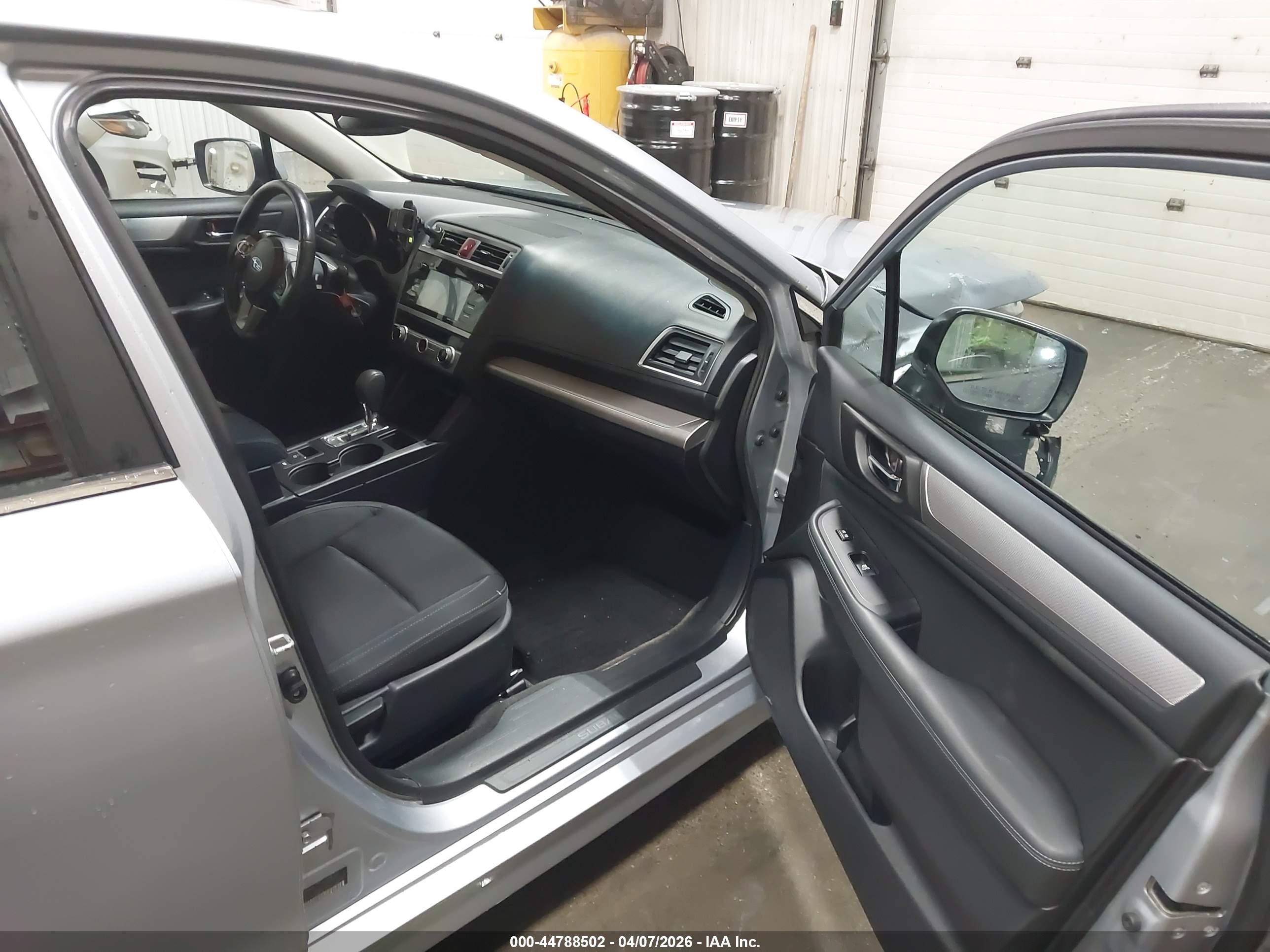 SUBARU LEGACY image 5