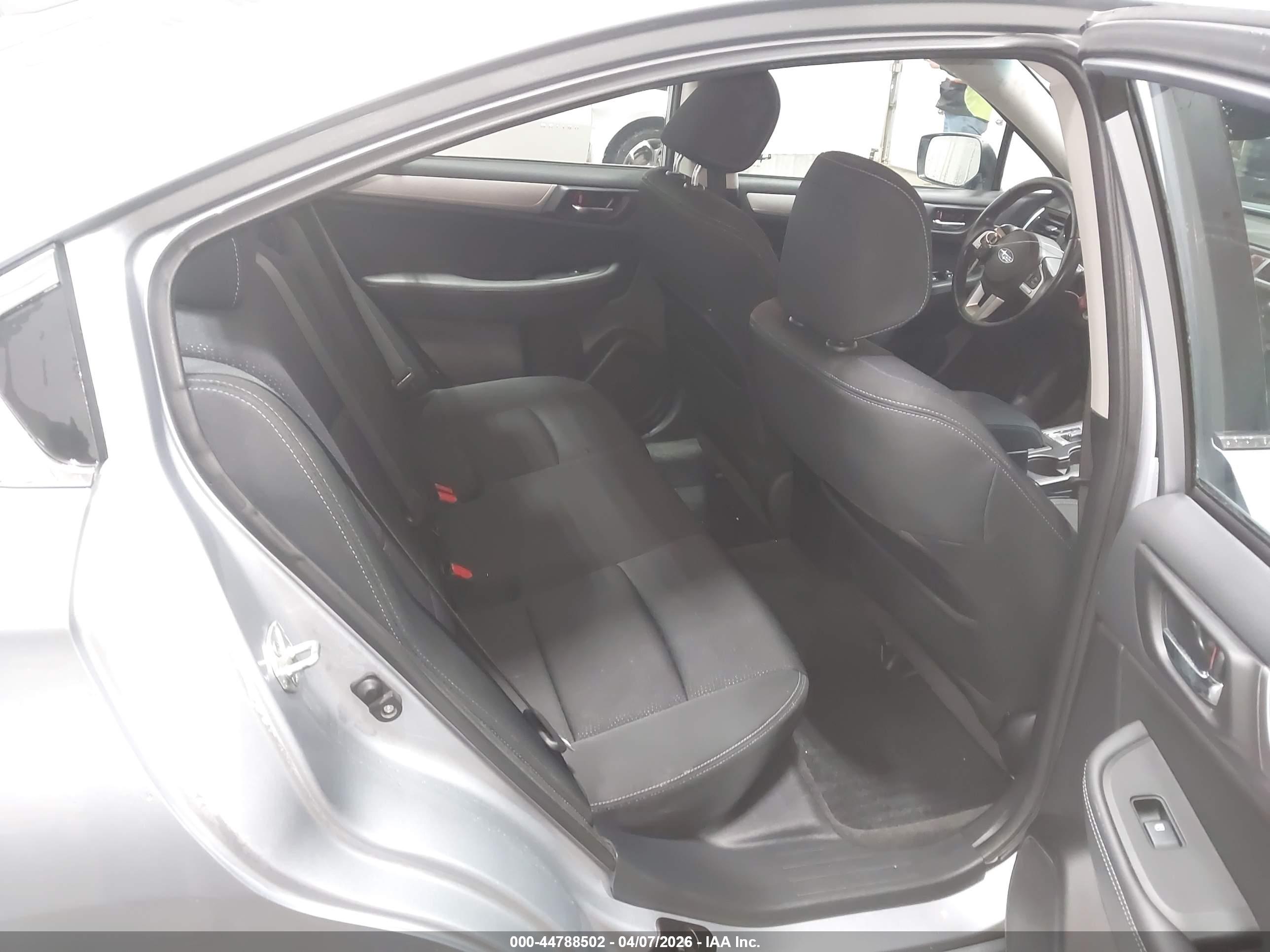 SUBARU LEGACY image 8