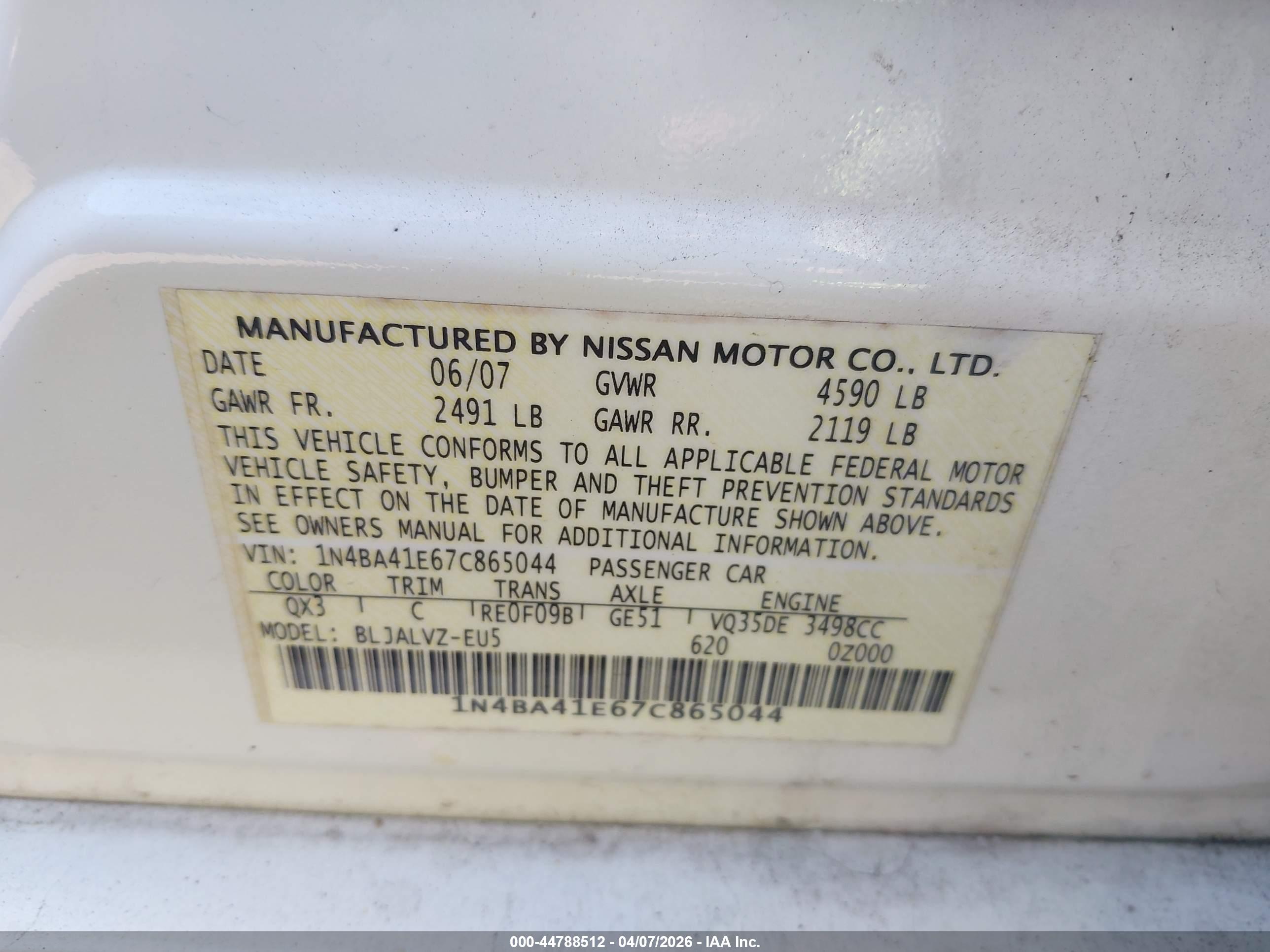 NISSAN MAXIMA image 9