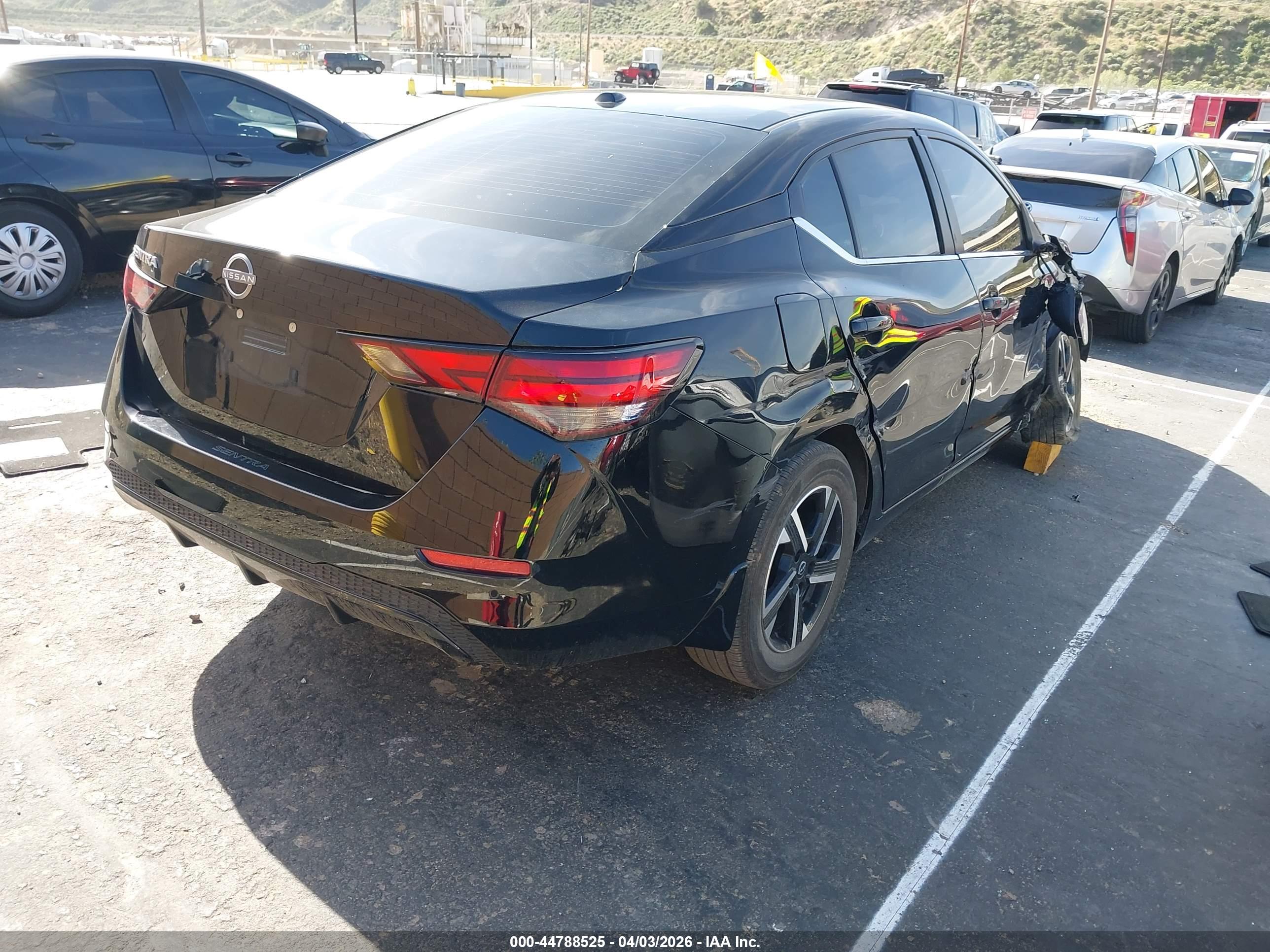 NISSAN SENTRA image 4