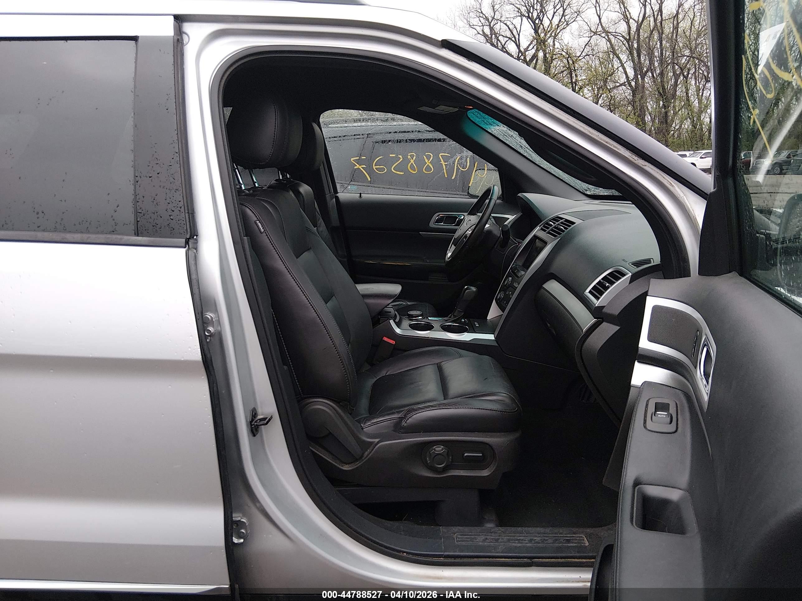 FORD EXPLORER image 5