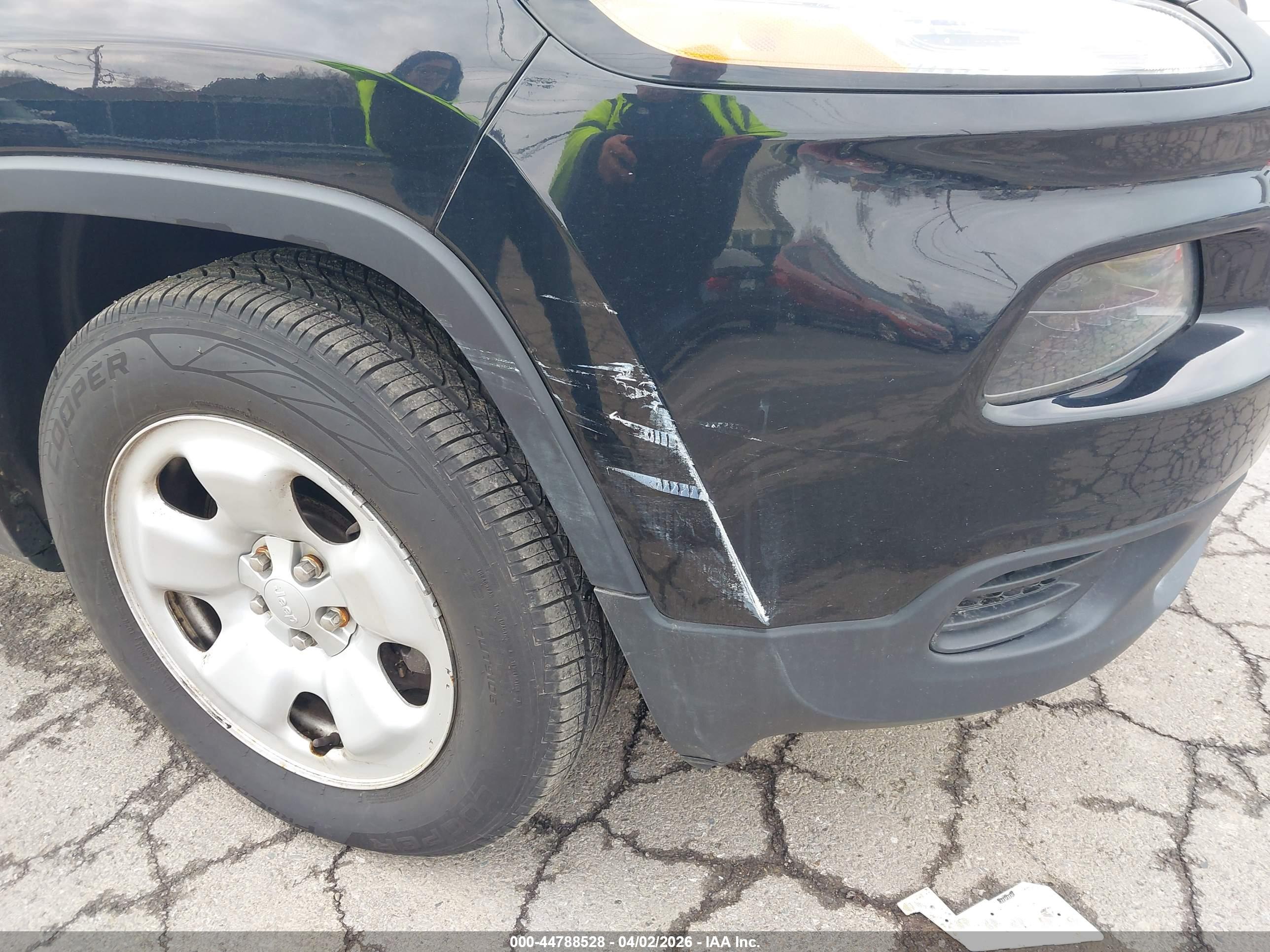 JEEP CHEROKEE image 6