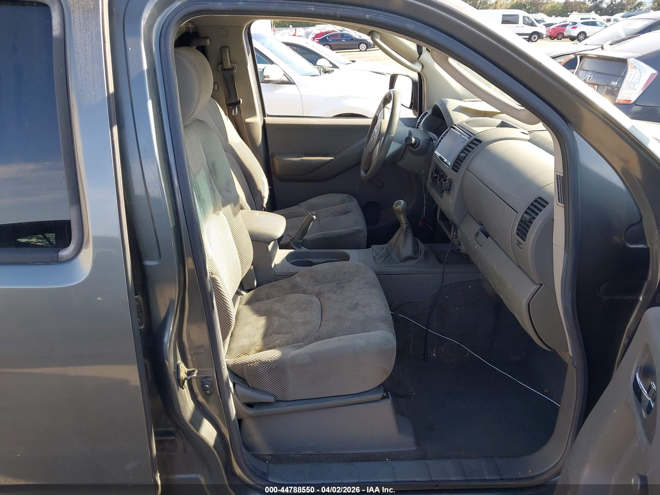 NISSAN FRONTIER image 5