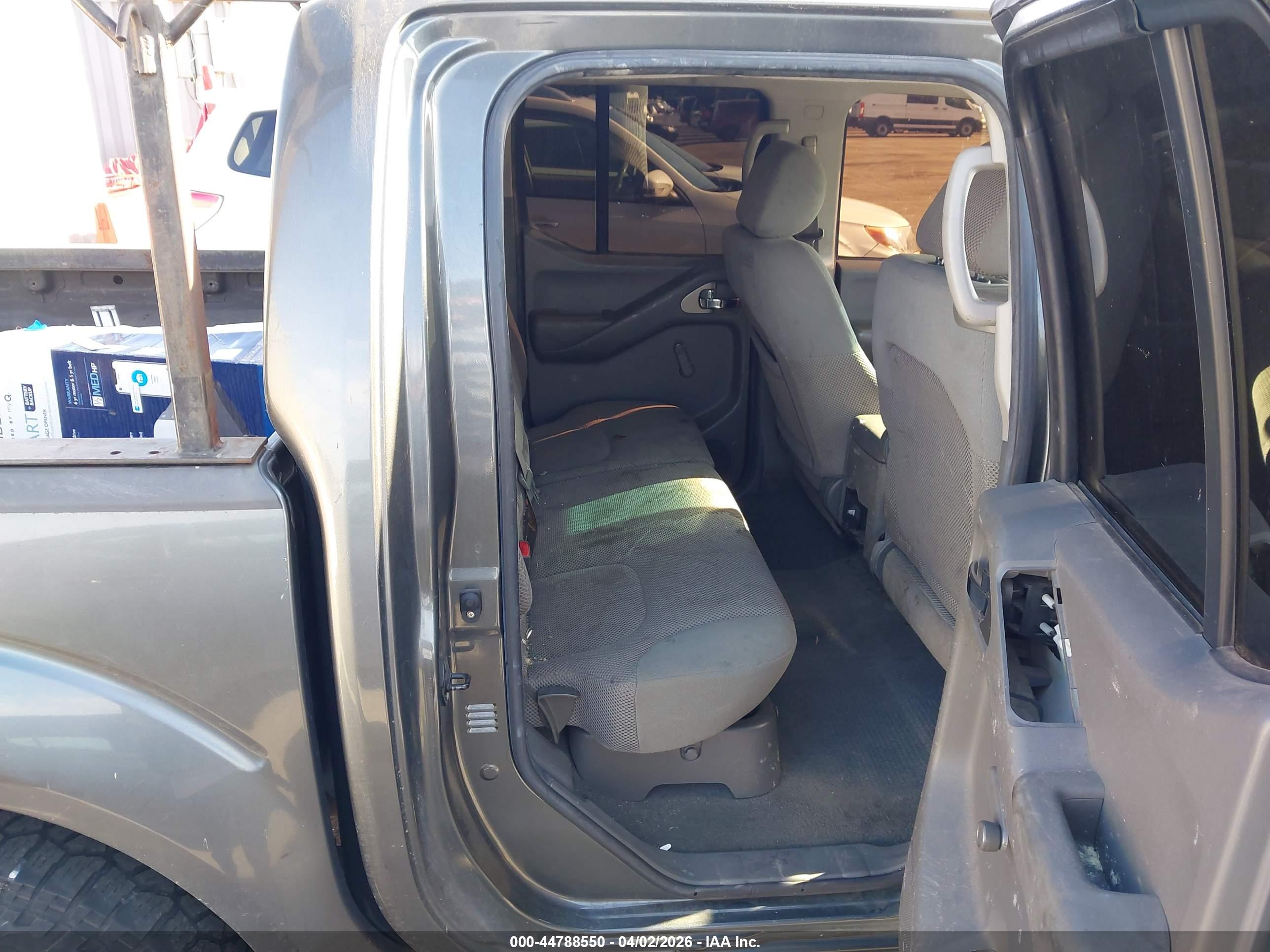 NISSAN FRONTIER image 8