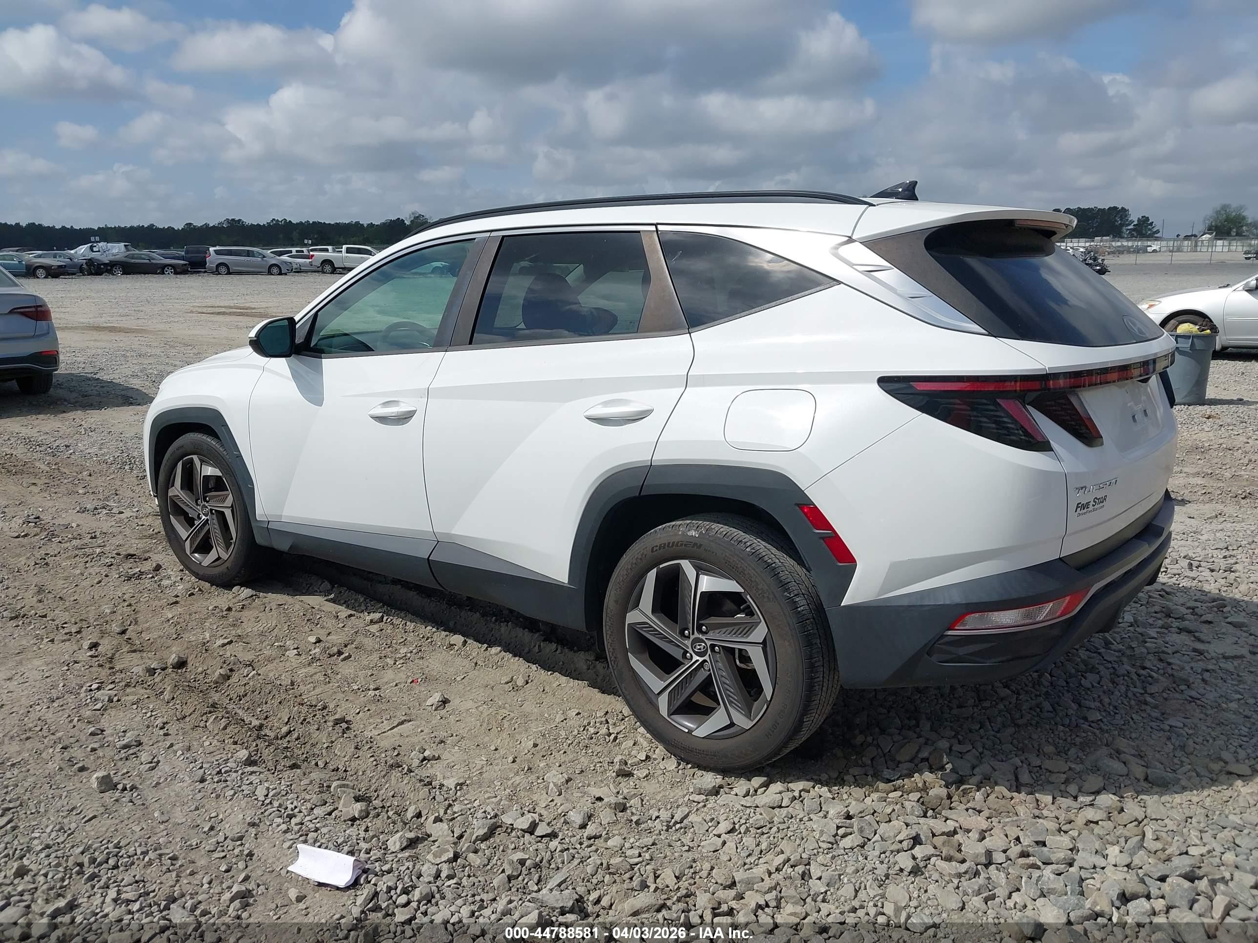 HYUNDAI TUCSON image 3