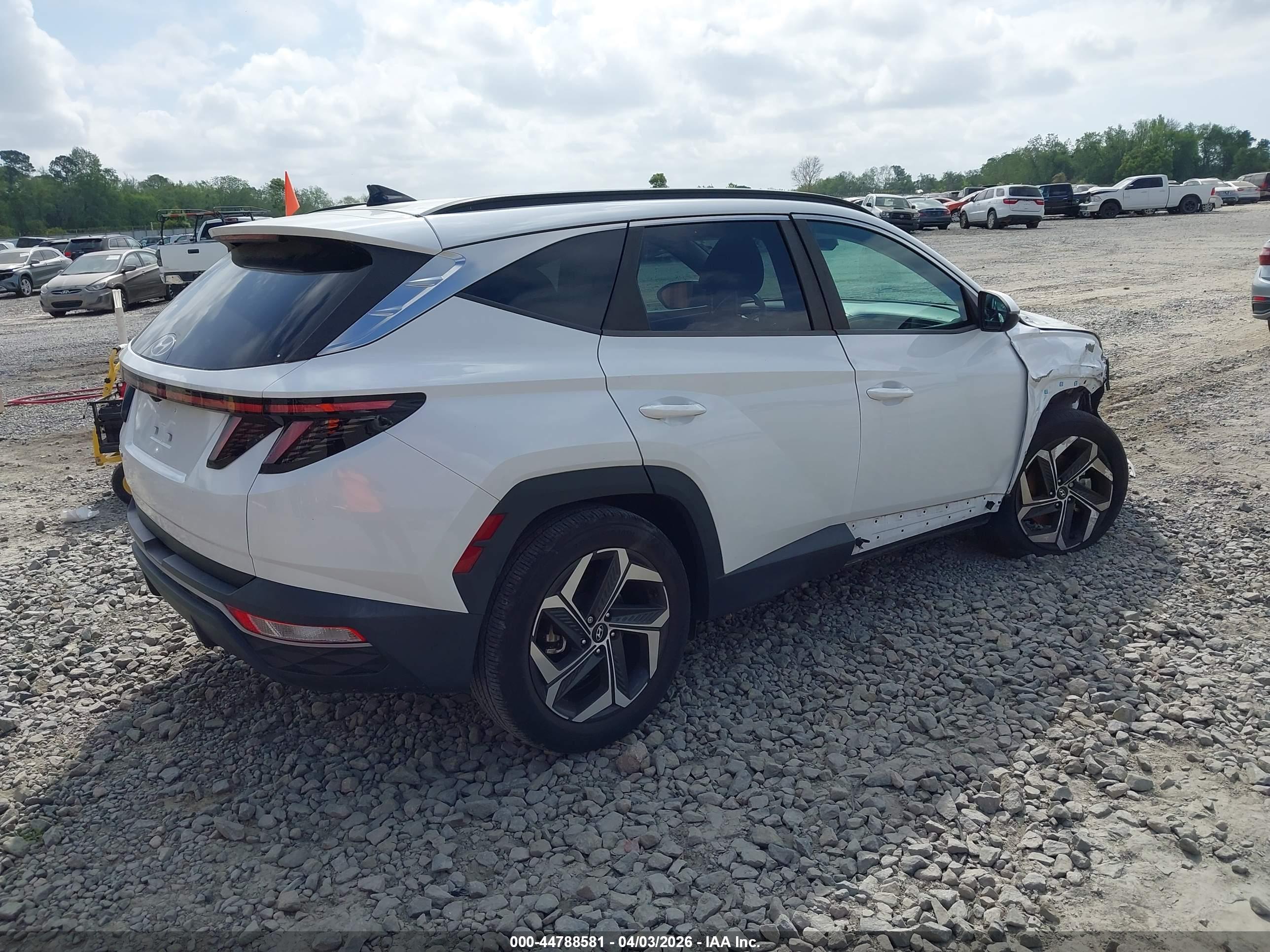 HYUNDAI TUCSON image 4
