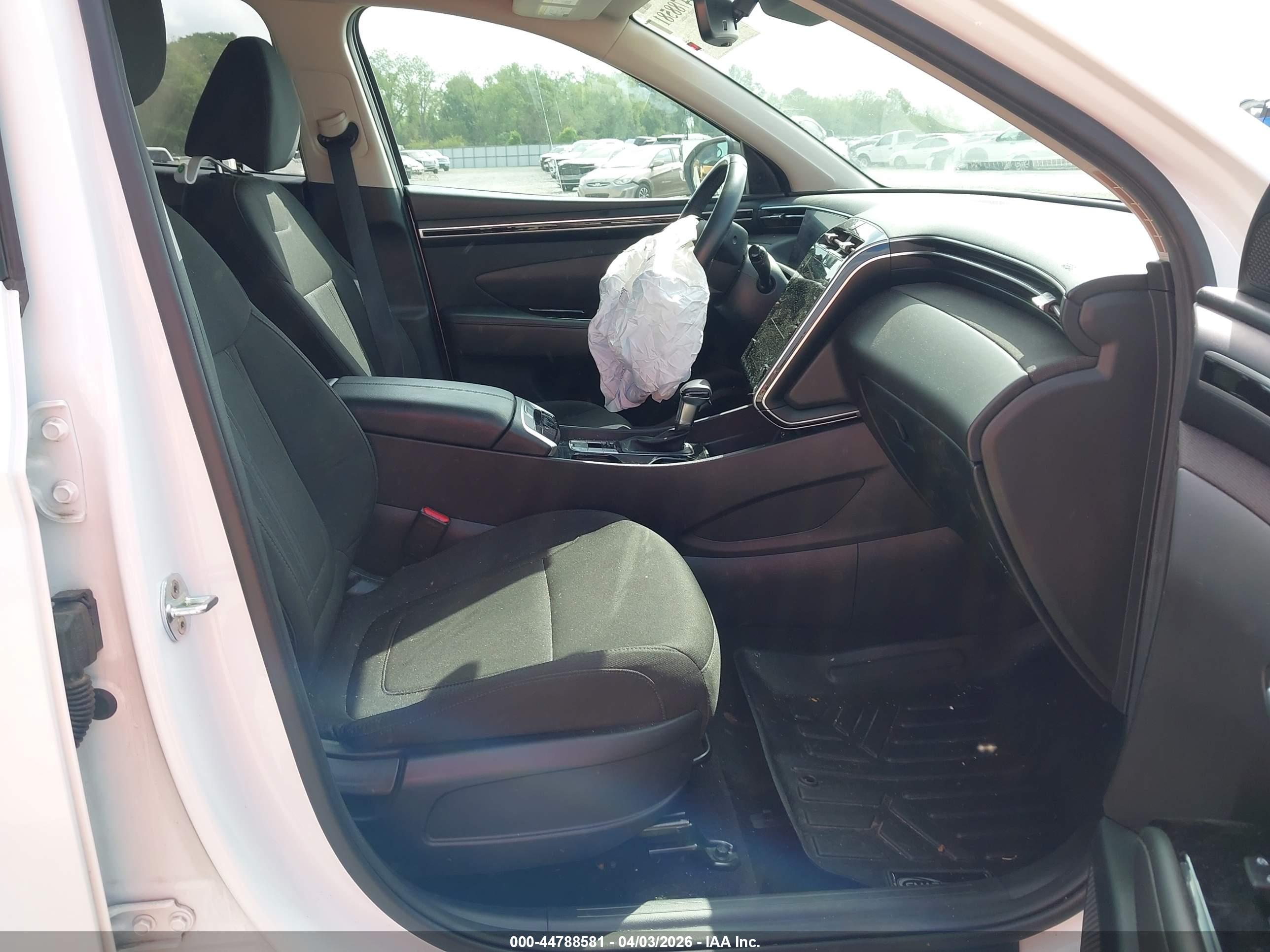 HYUNDAI TUCSON image 5