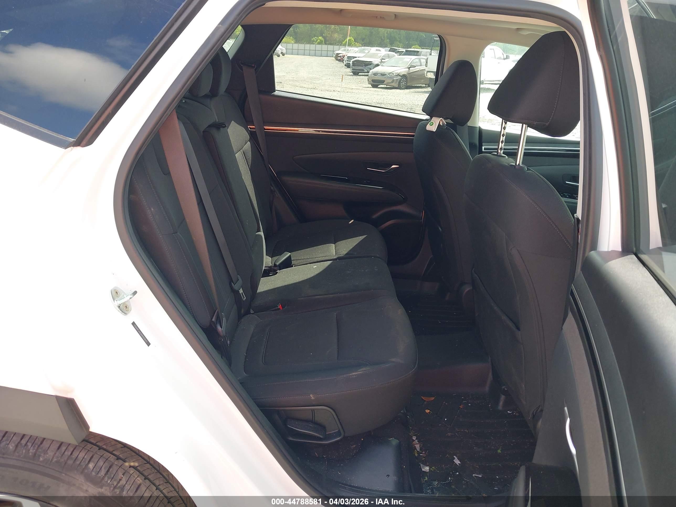 HYUNDAI TUCSON image 8