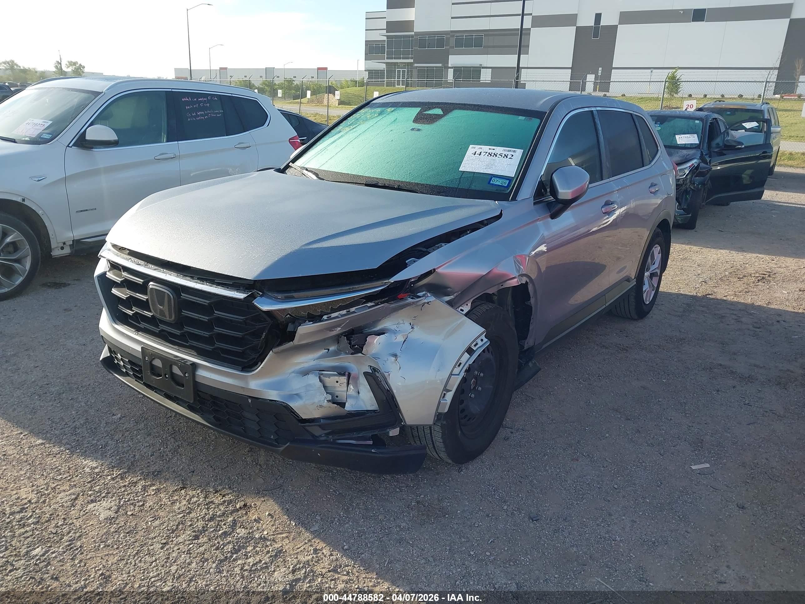 HONDA CR-V image 2