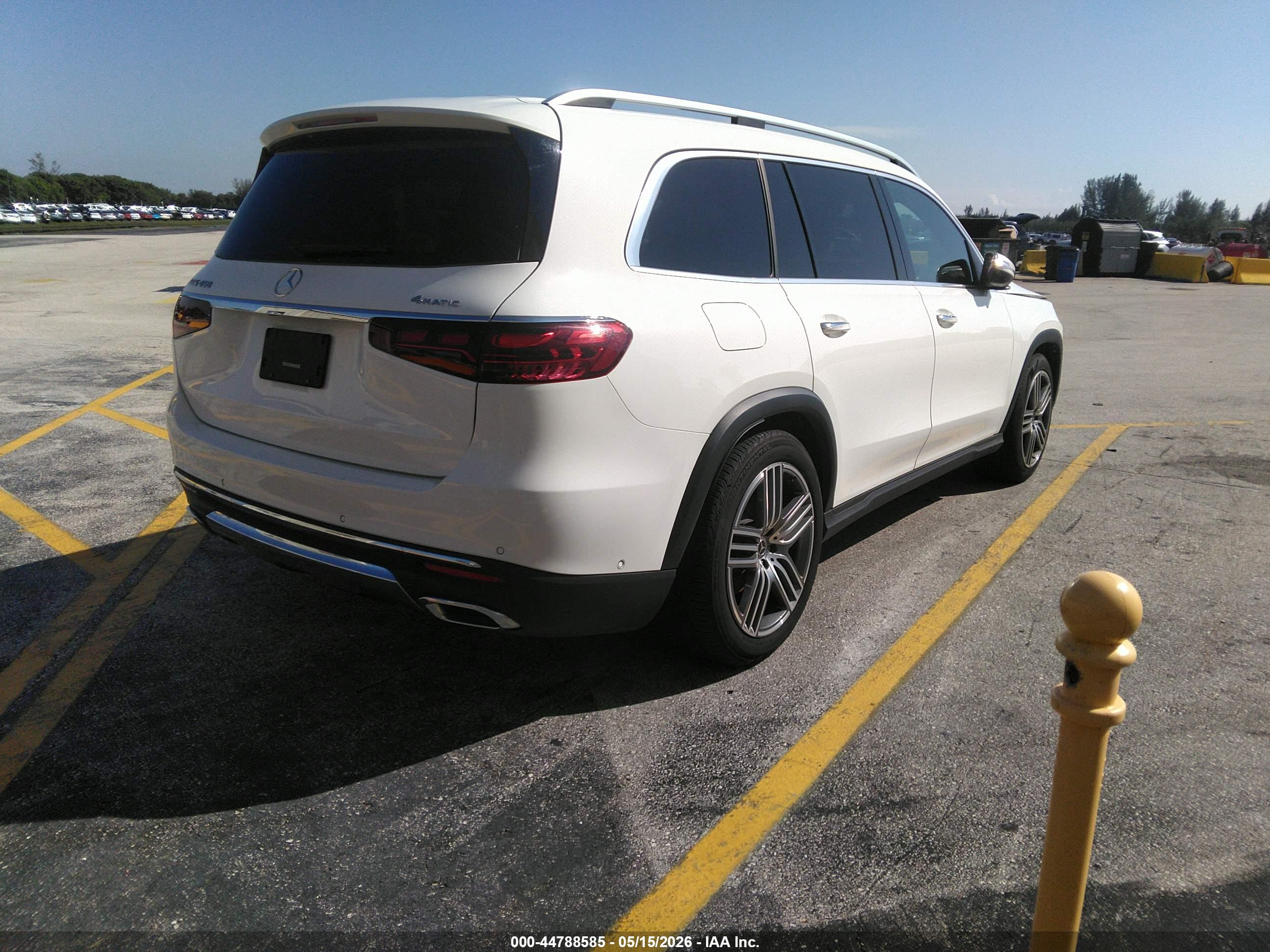 MERCEDES-BENZ GLS image 4