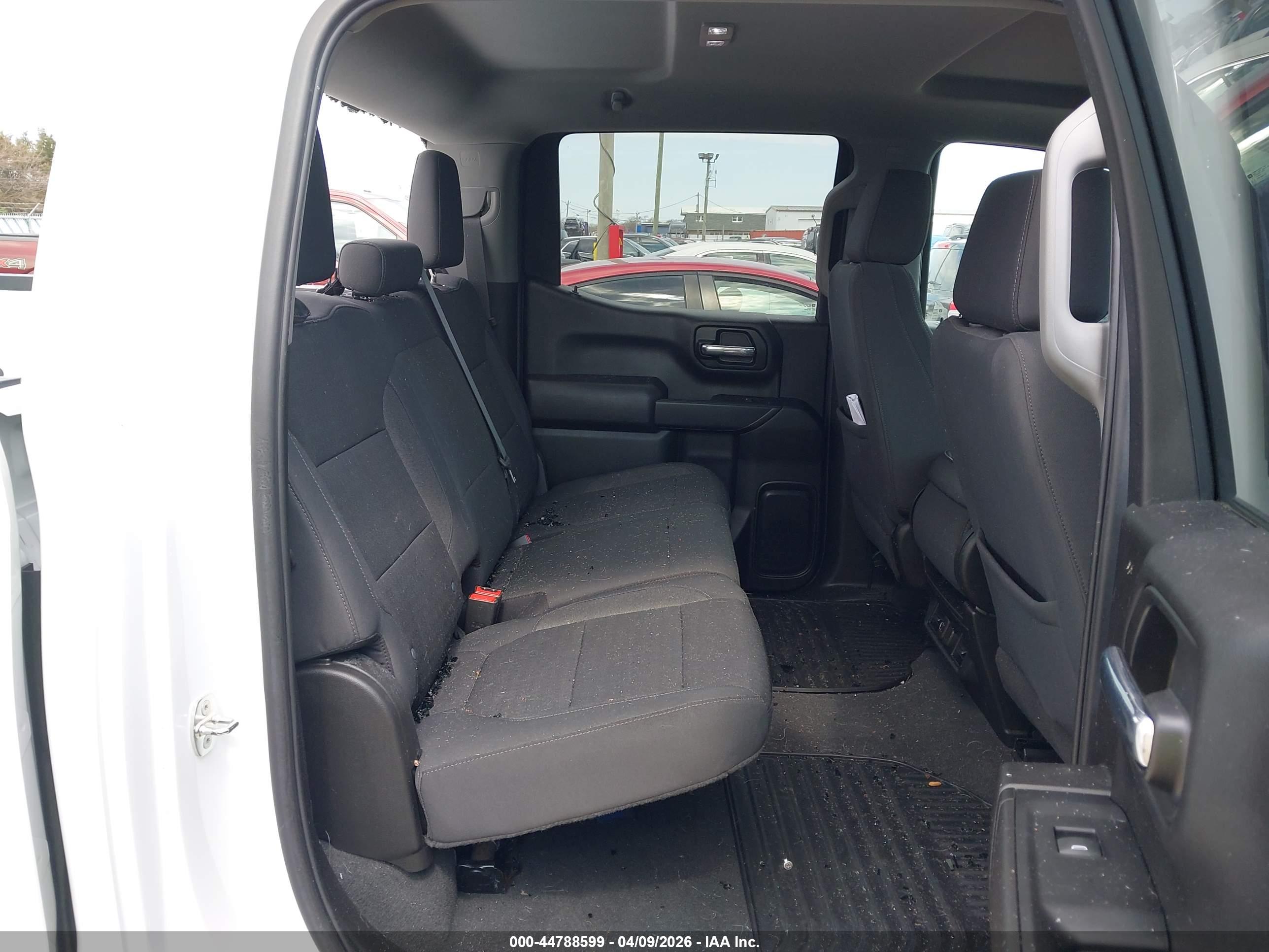 CHEVROLET SILVERADO image 8