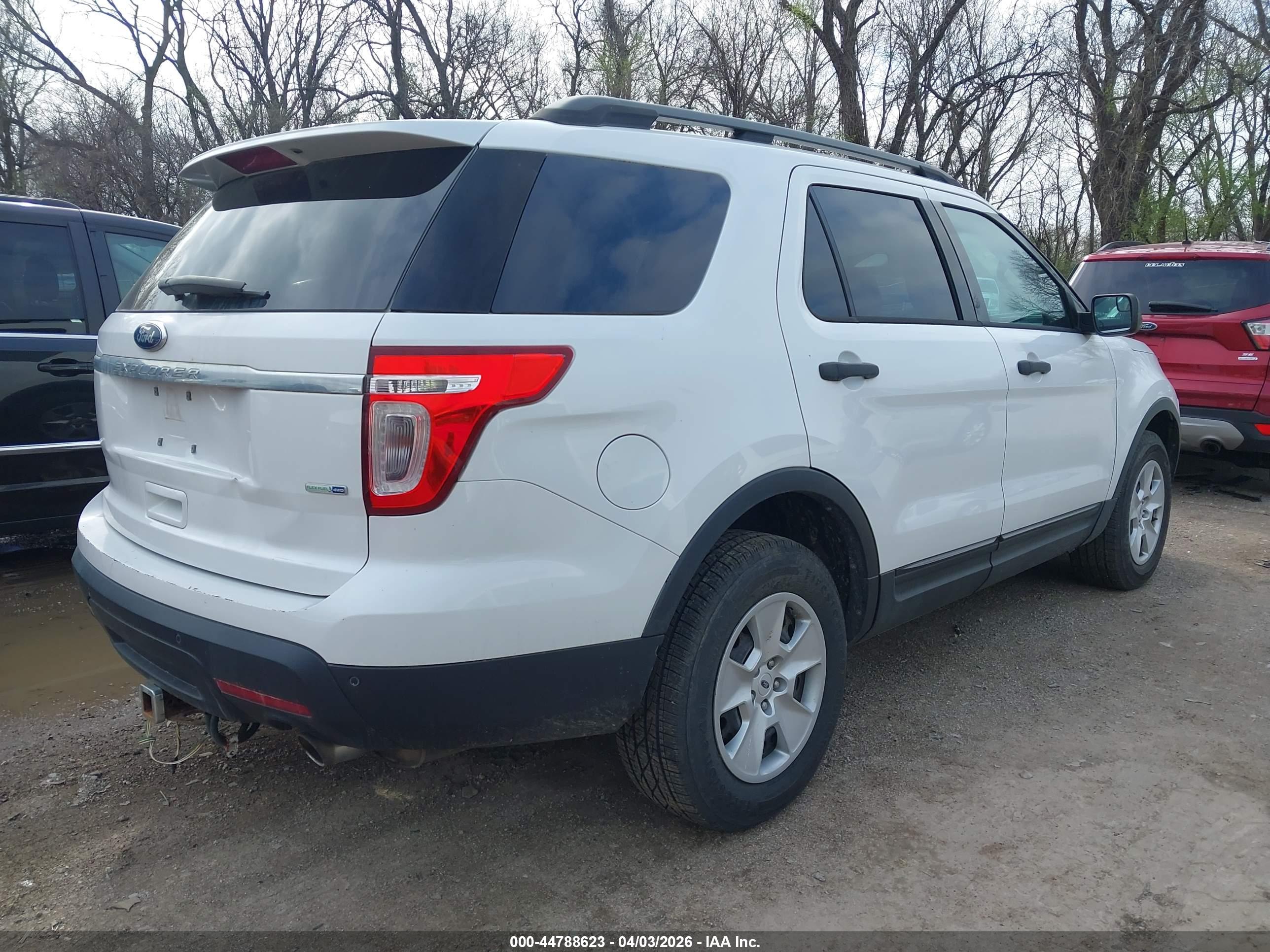 FORD EXPLORER image 4