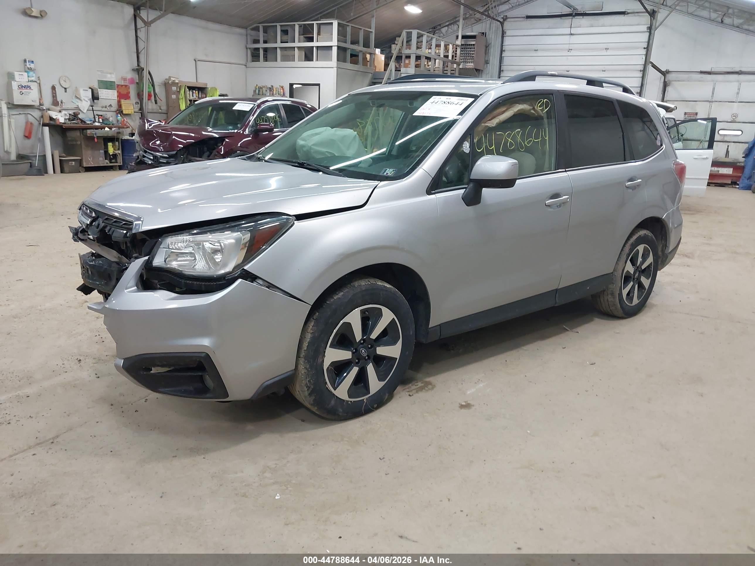 SUBARU FORESTER image 2
