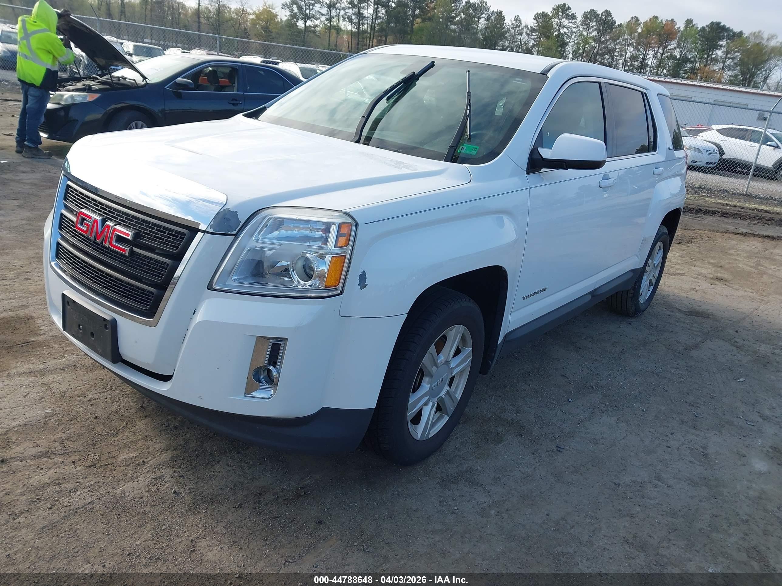 GMC TERRAIN image 2