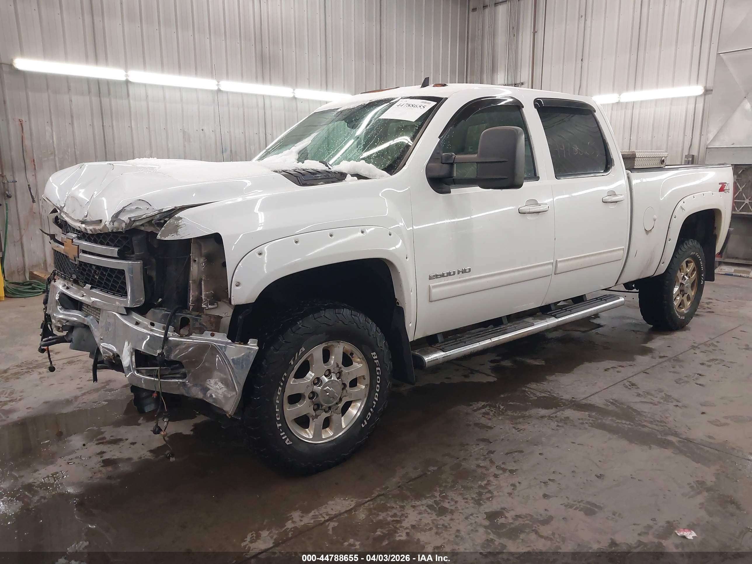 CHEVROLET SILVERADO image 2