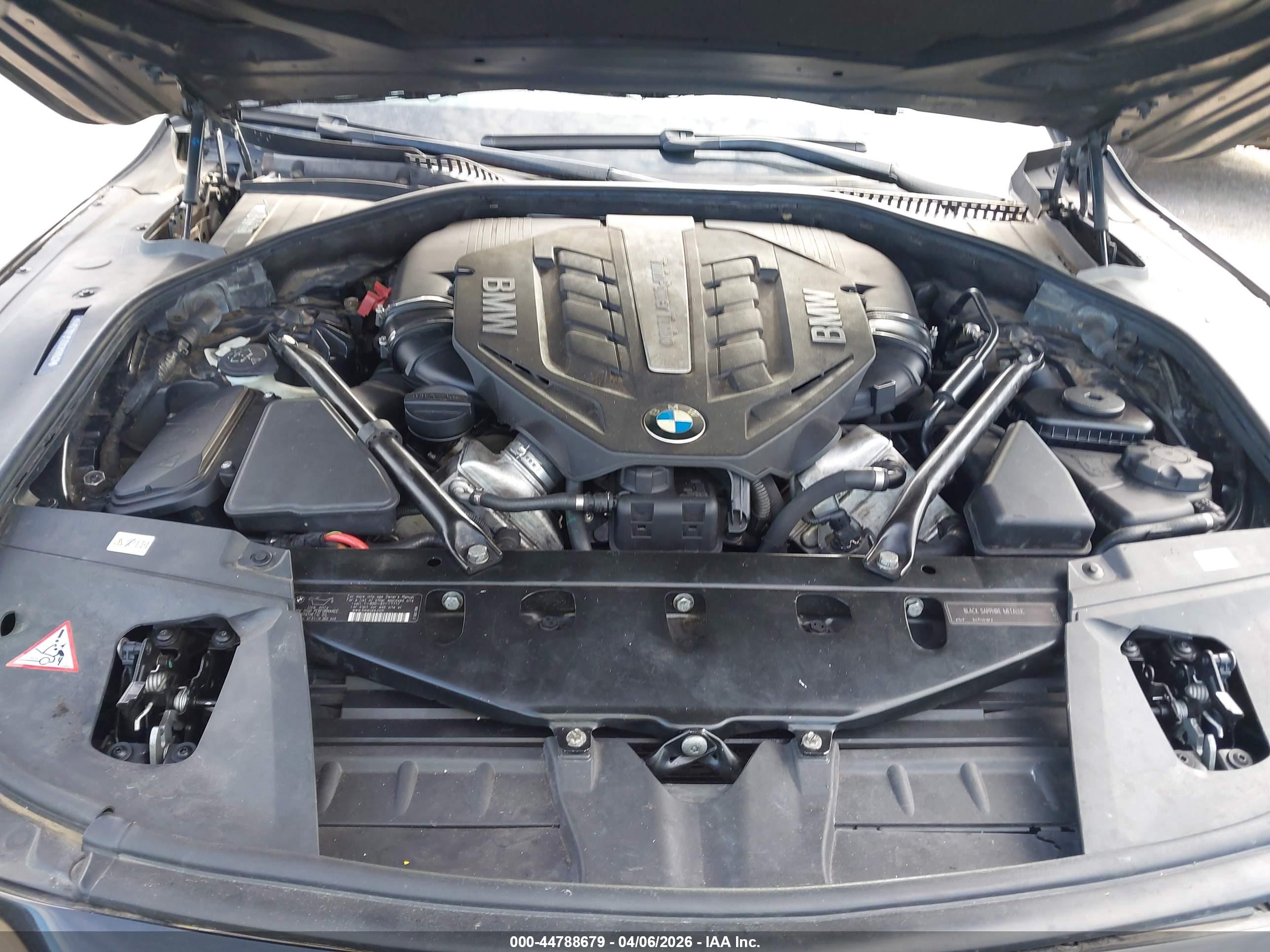 BMW 750I image 10