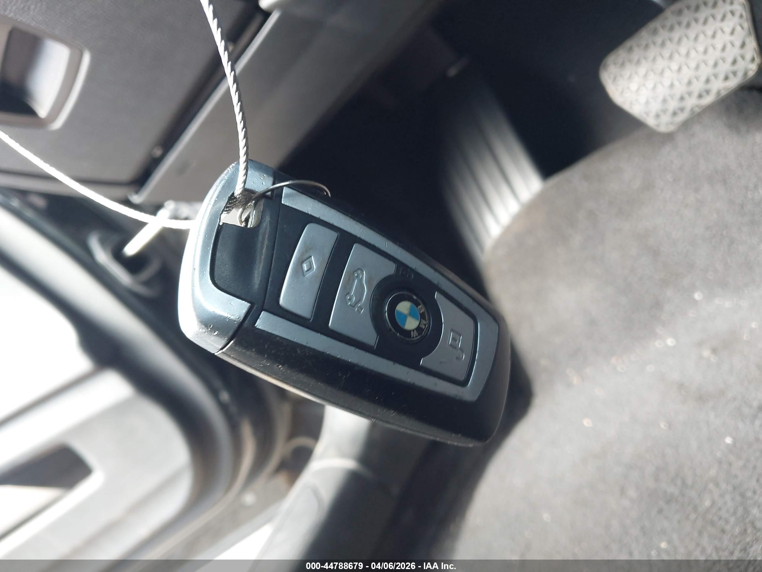BMW 750I image 11