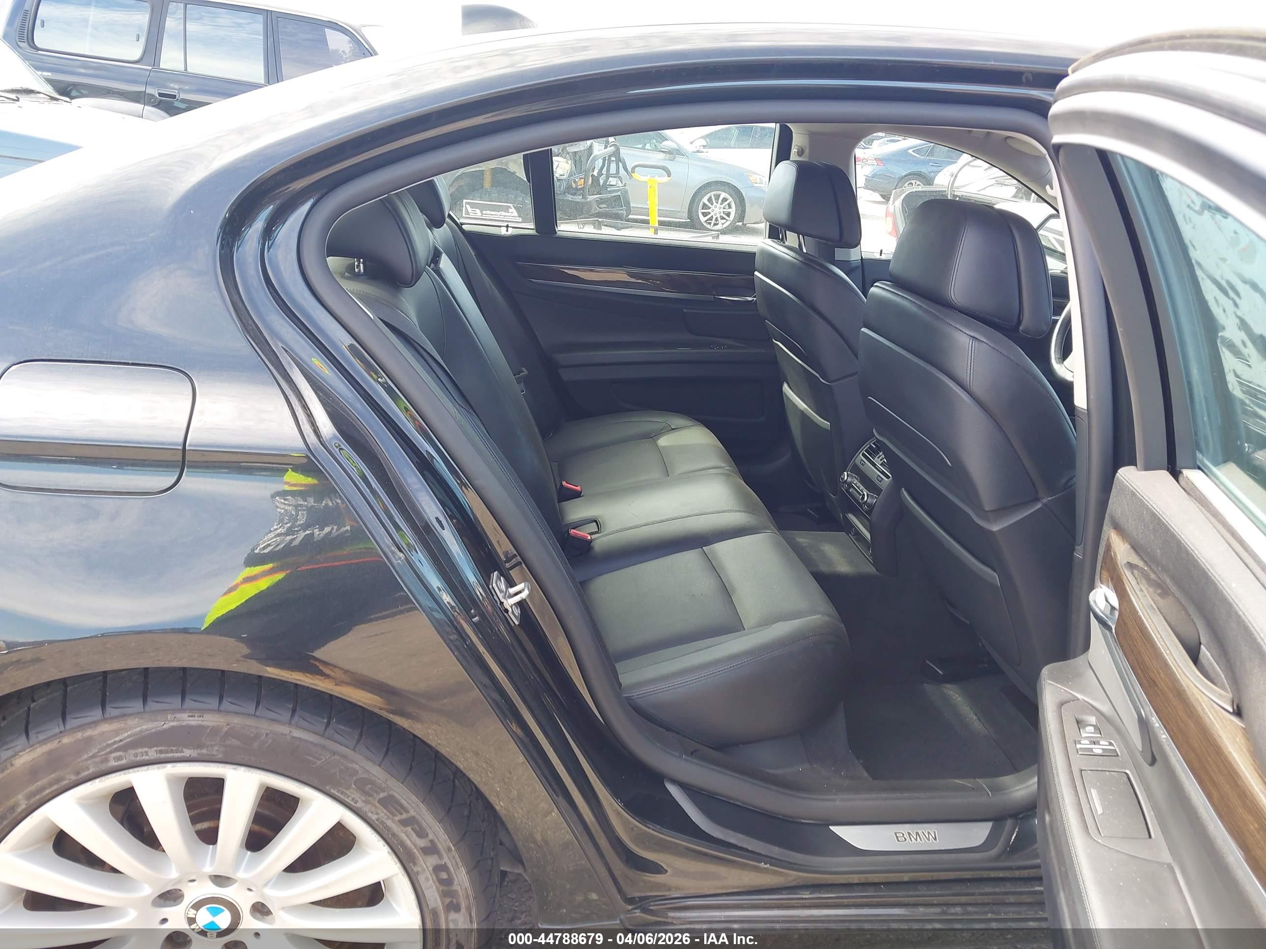 BMW 750I image 8