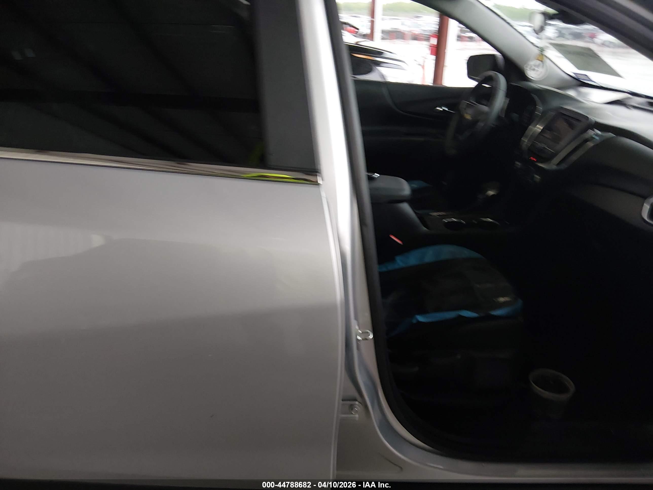 CHEVROLET EQUINOX image 5