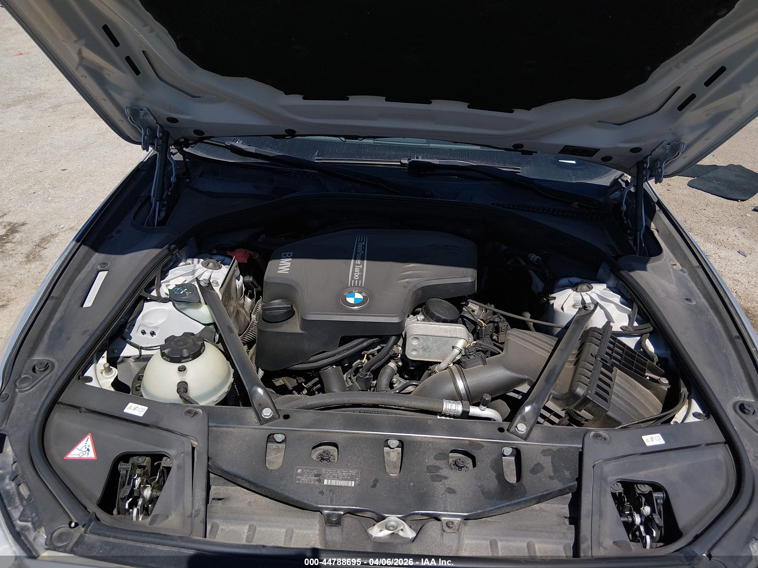 BMW 528I image 10