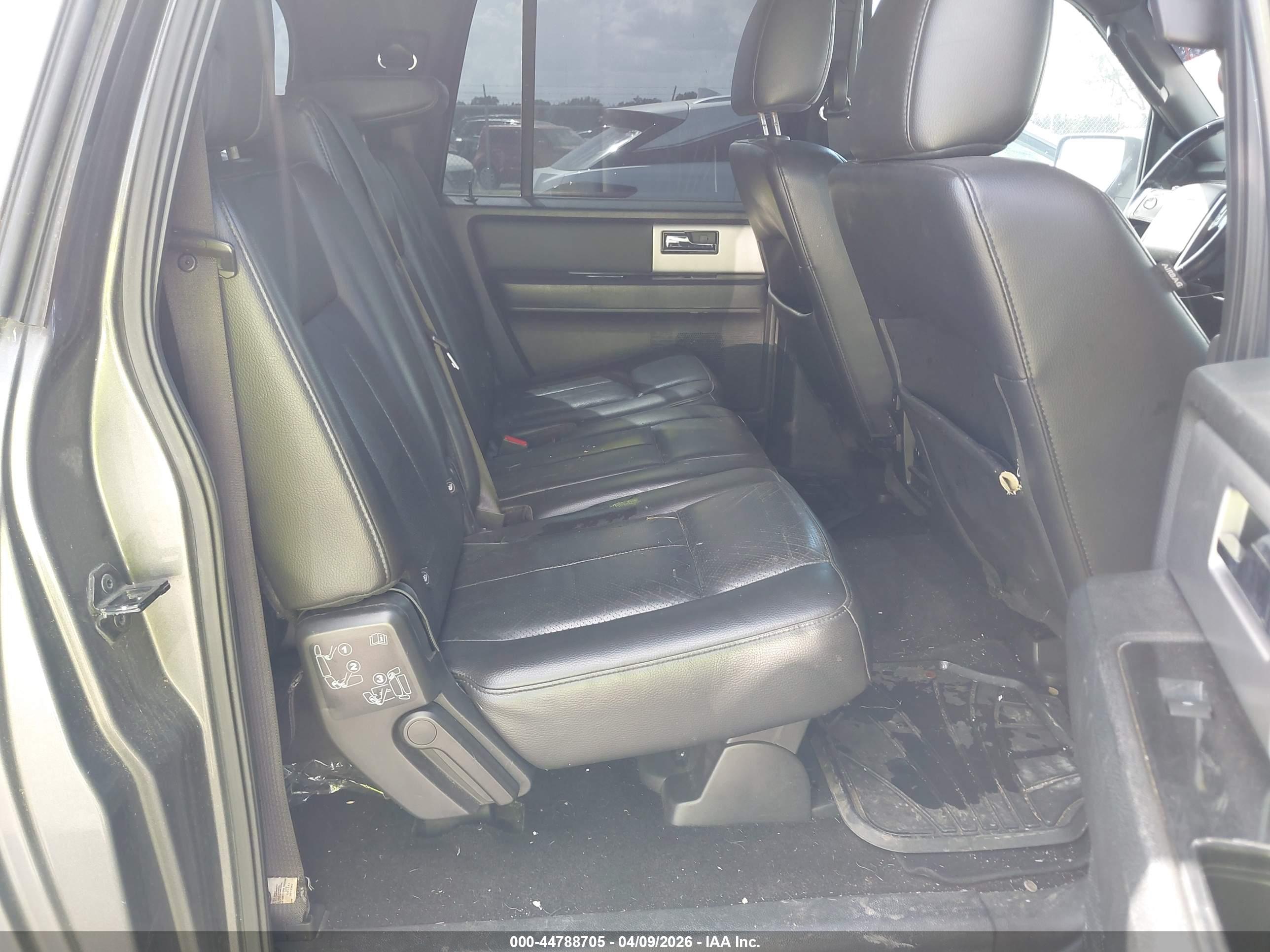 FORD EXPEDITION image 8