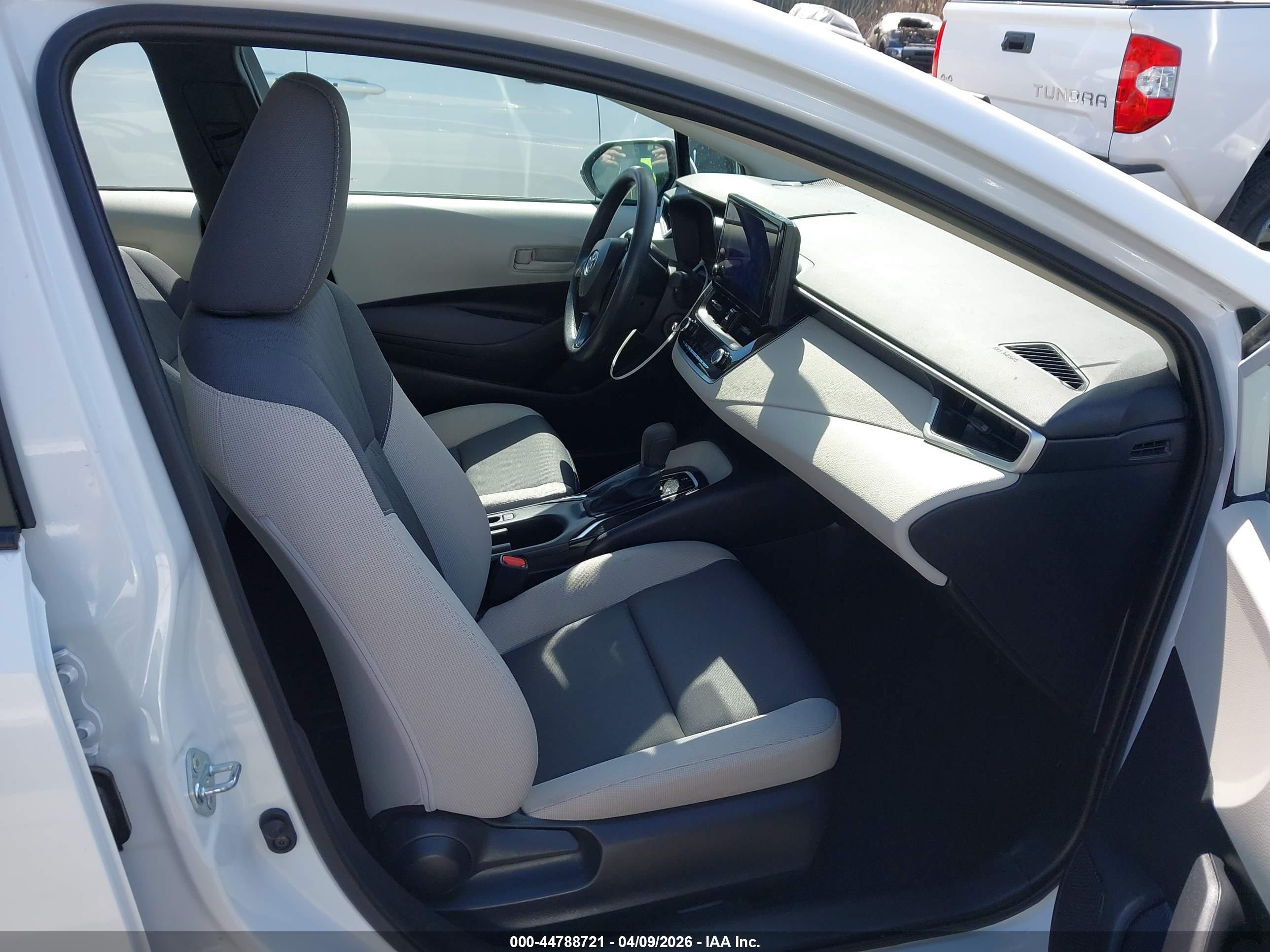TOYOTA COROLLA image 5