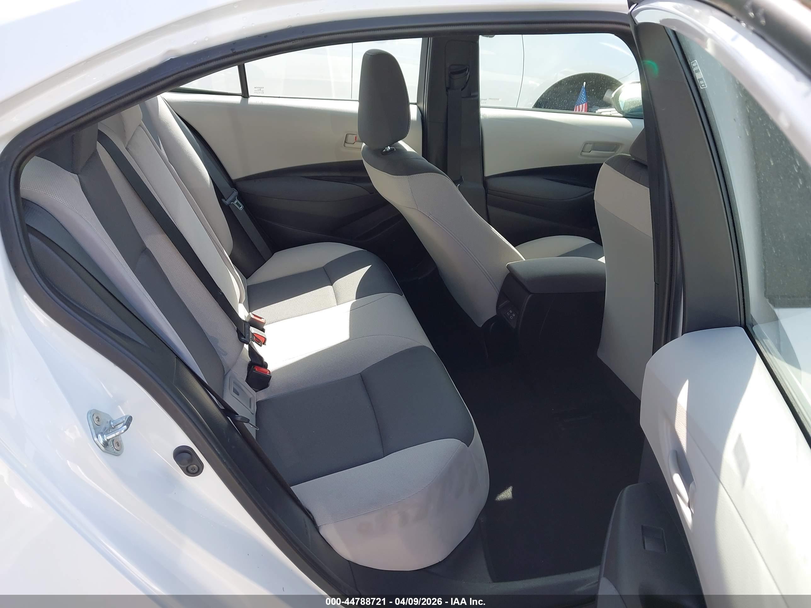 TOYOTA COROLLA image 8