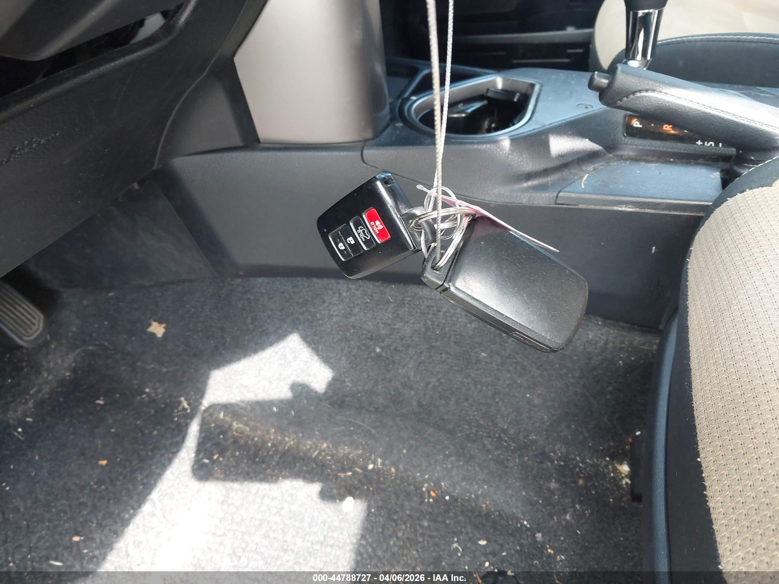 TOYOTA RAV4 image 11