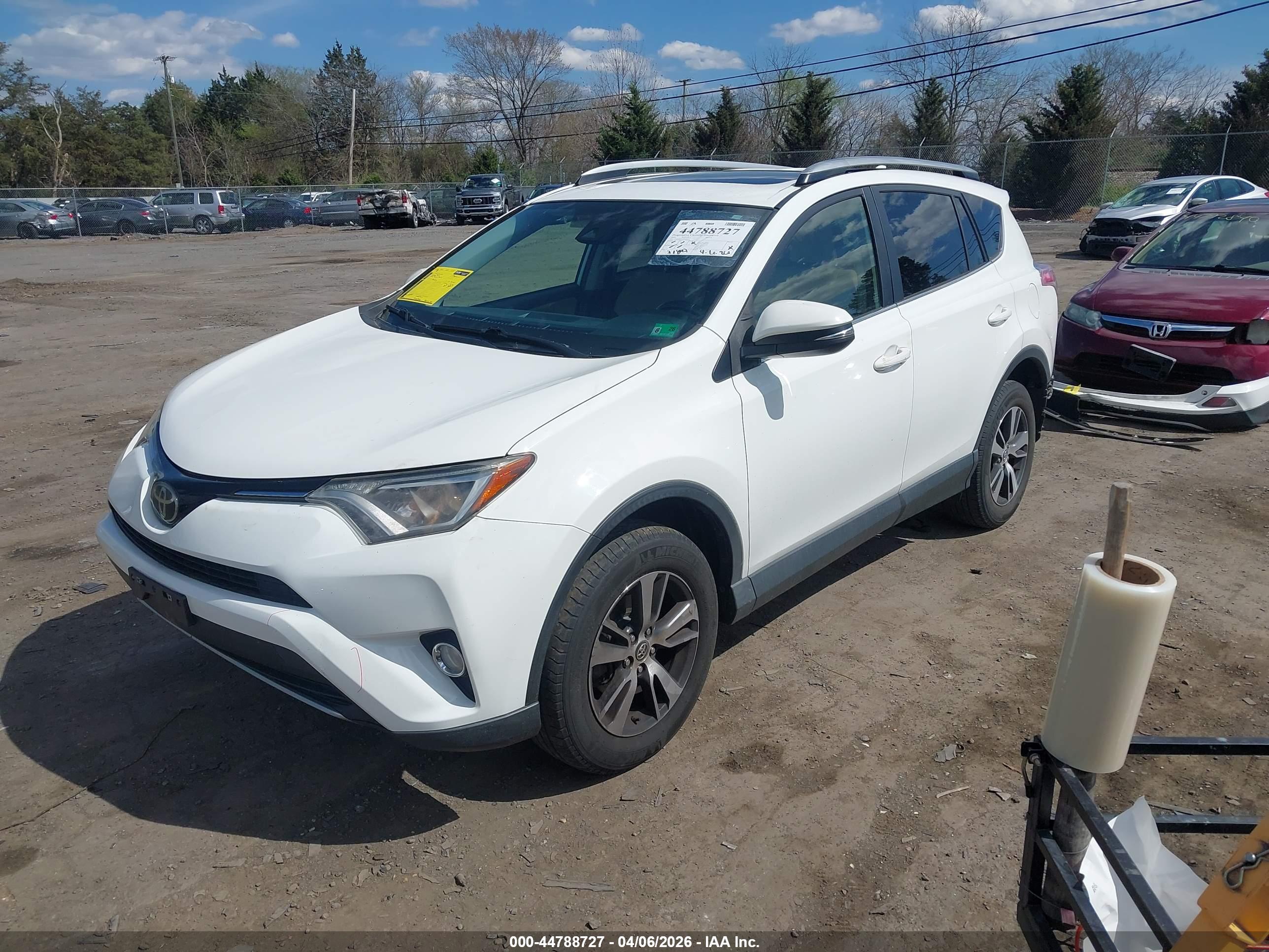 TOYOTA RAV4 image 2