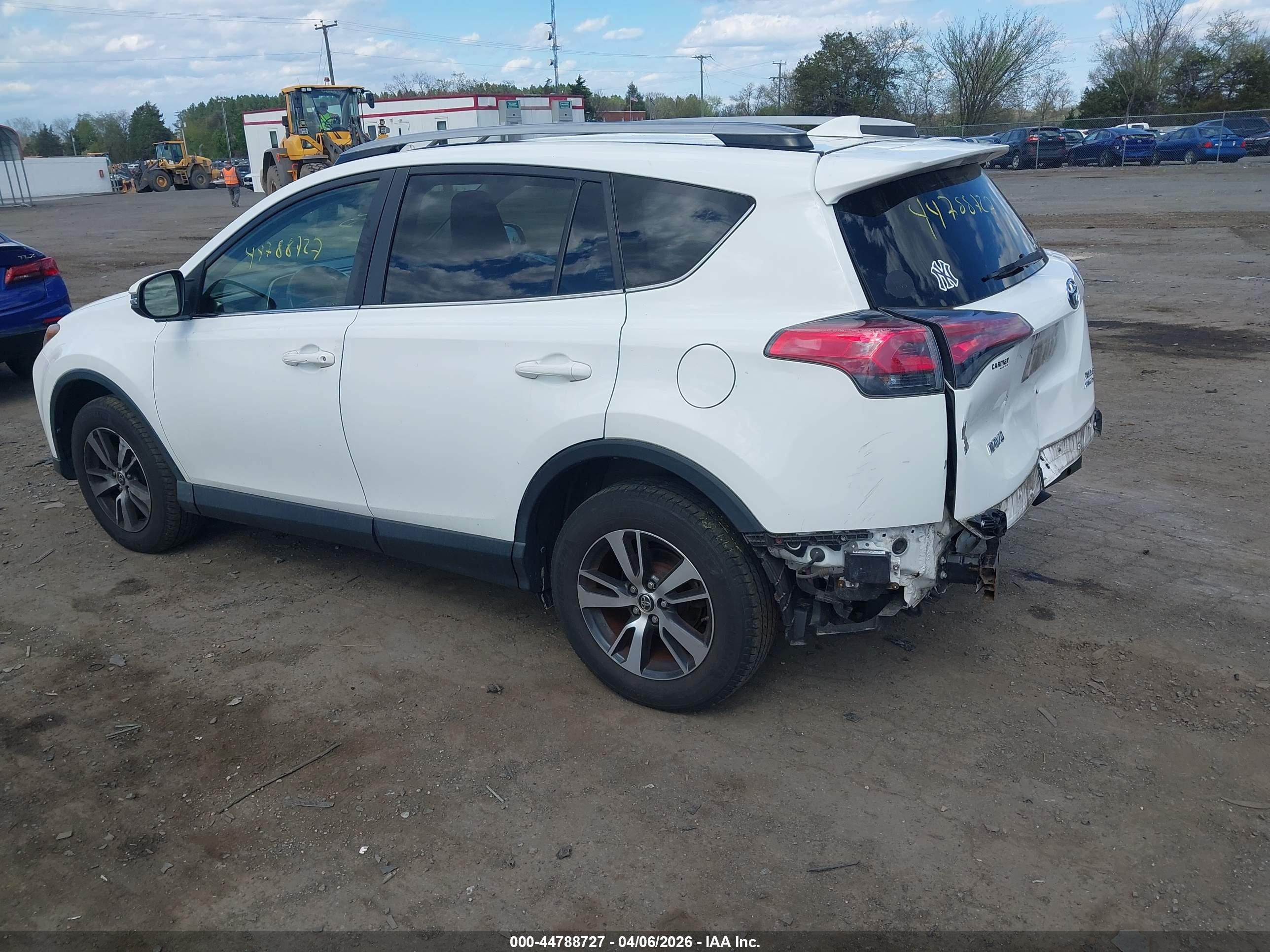 TOYOTA RAV4 image 3