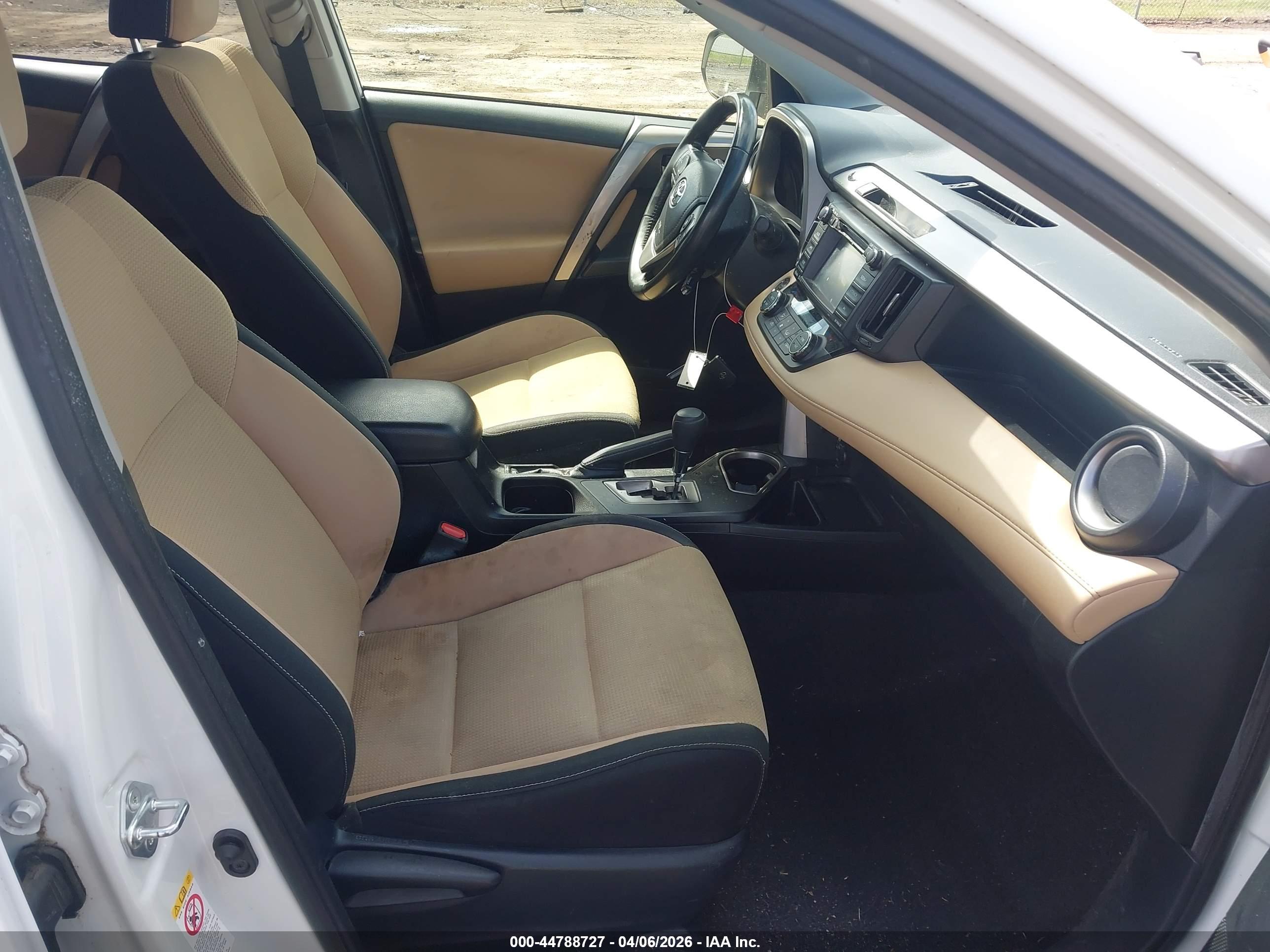 TOYOTA RAV4 image 5