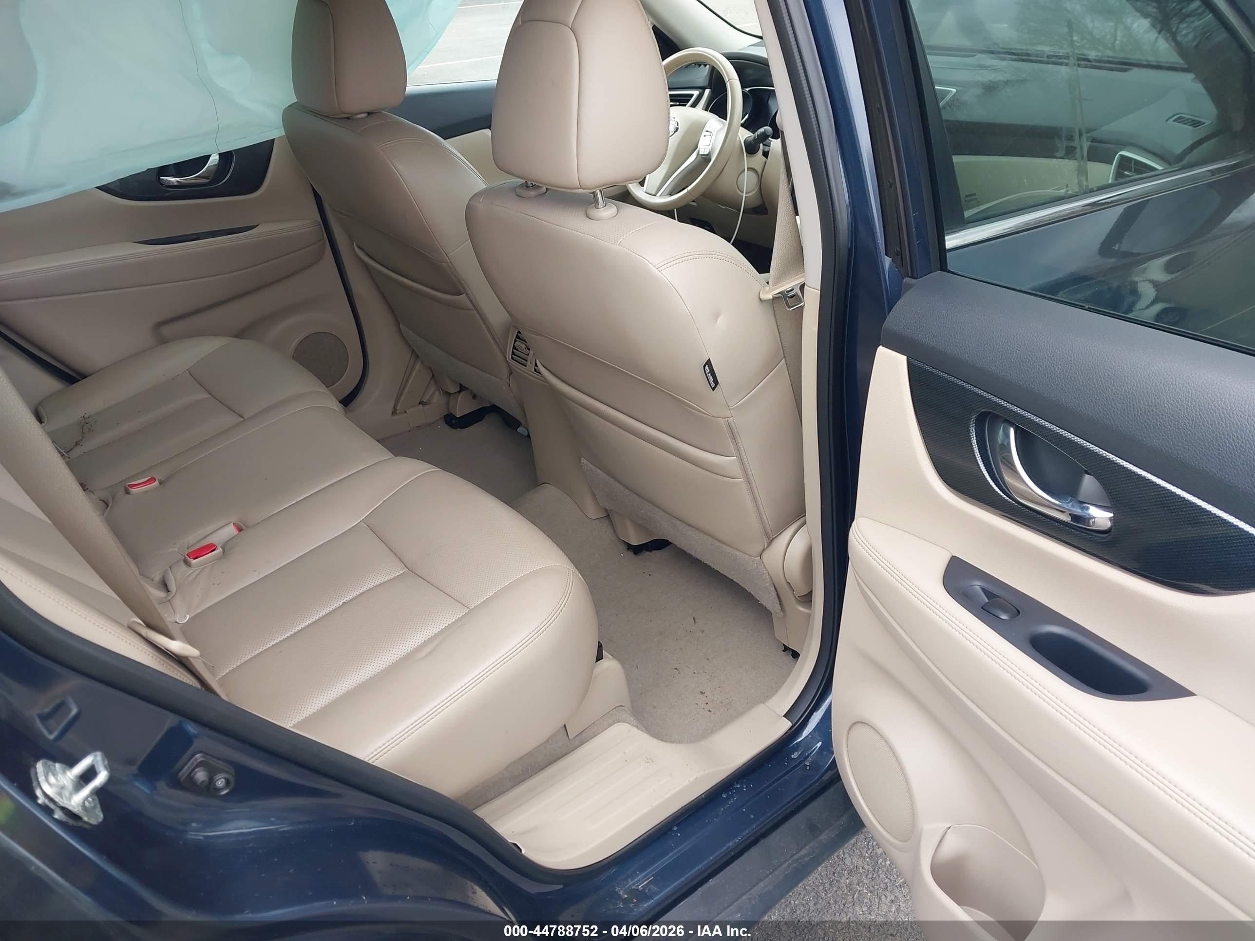 NISSAN ROGUE image 8