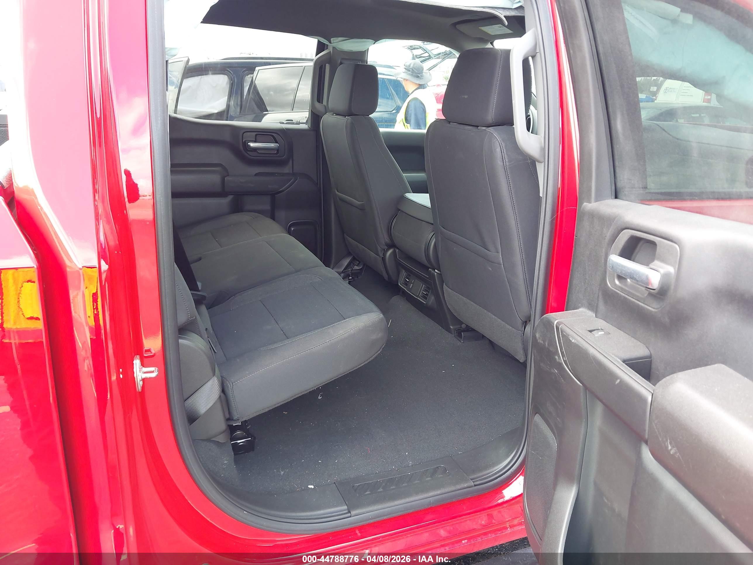 CHEVROLET SILVERADO image 8