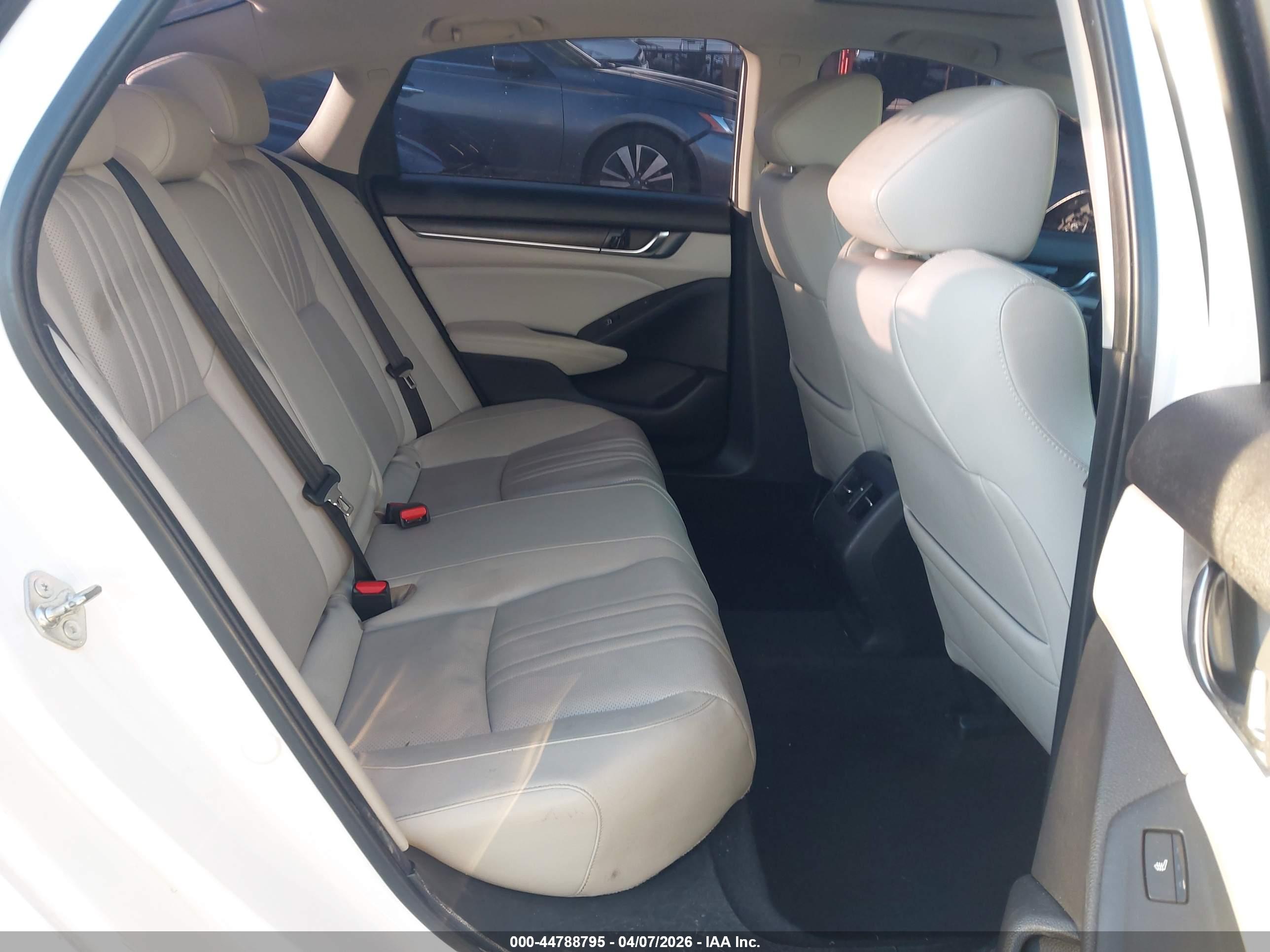 HONDA ACCORD image 8