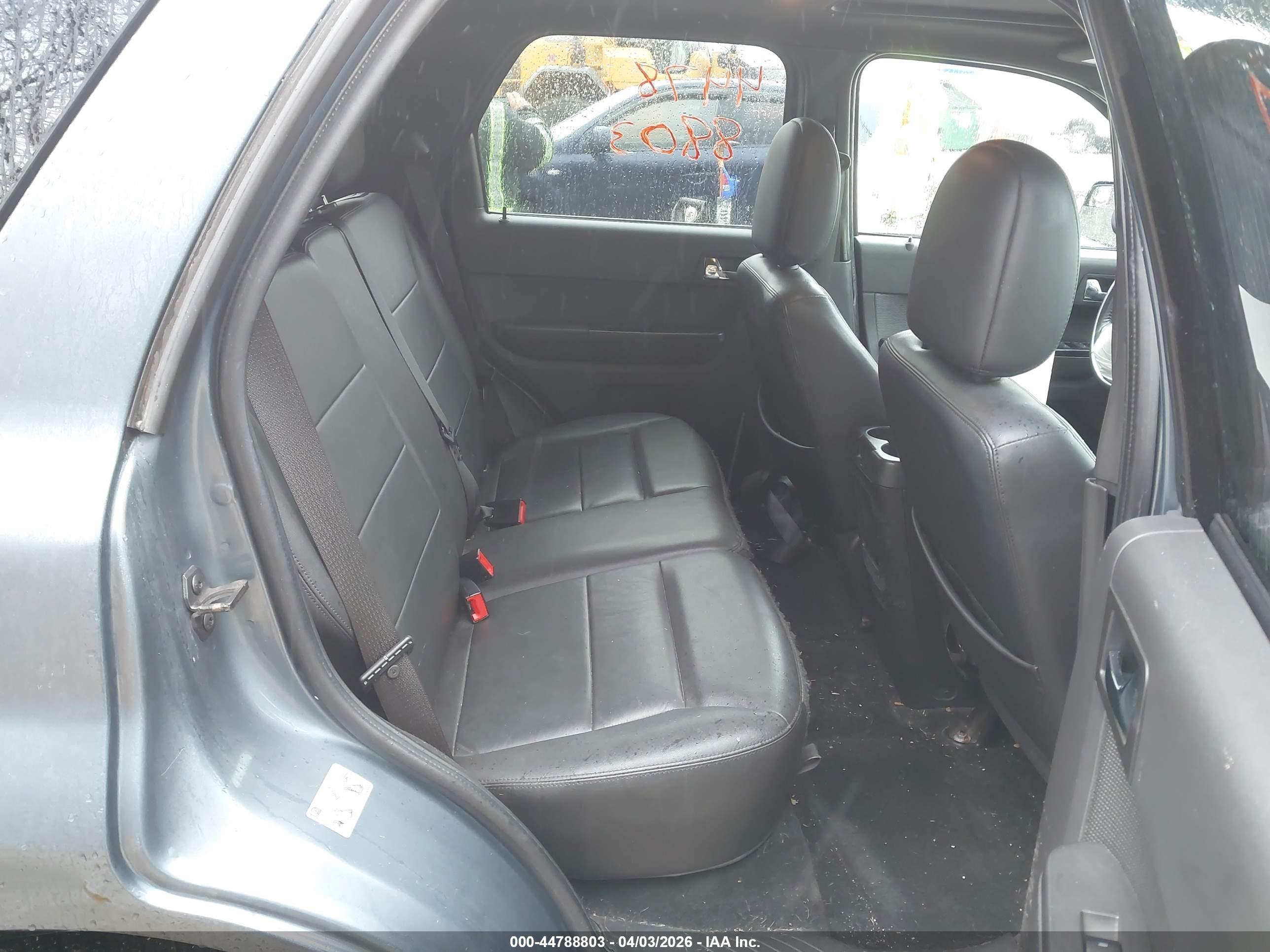 FORD ESCAPE image 8