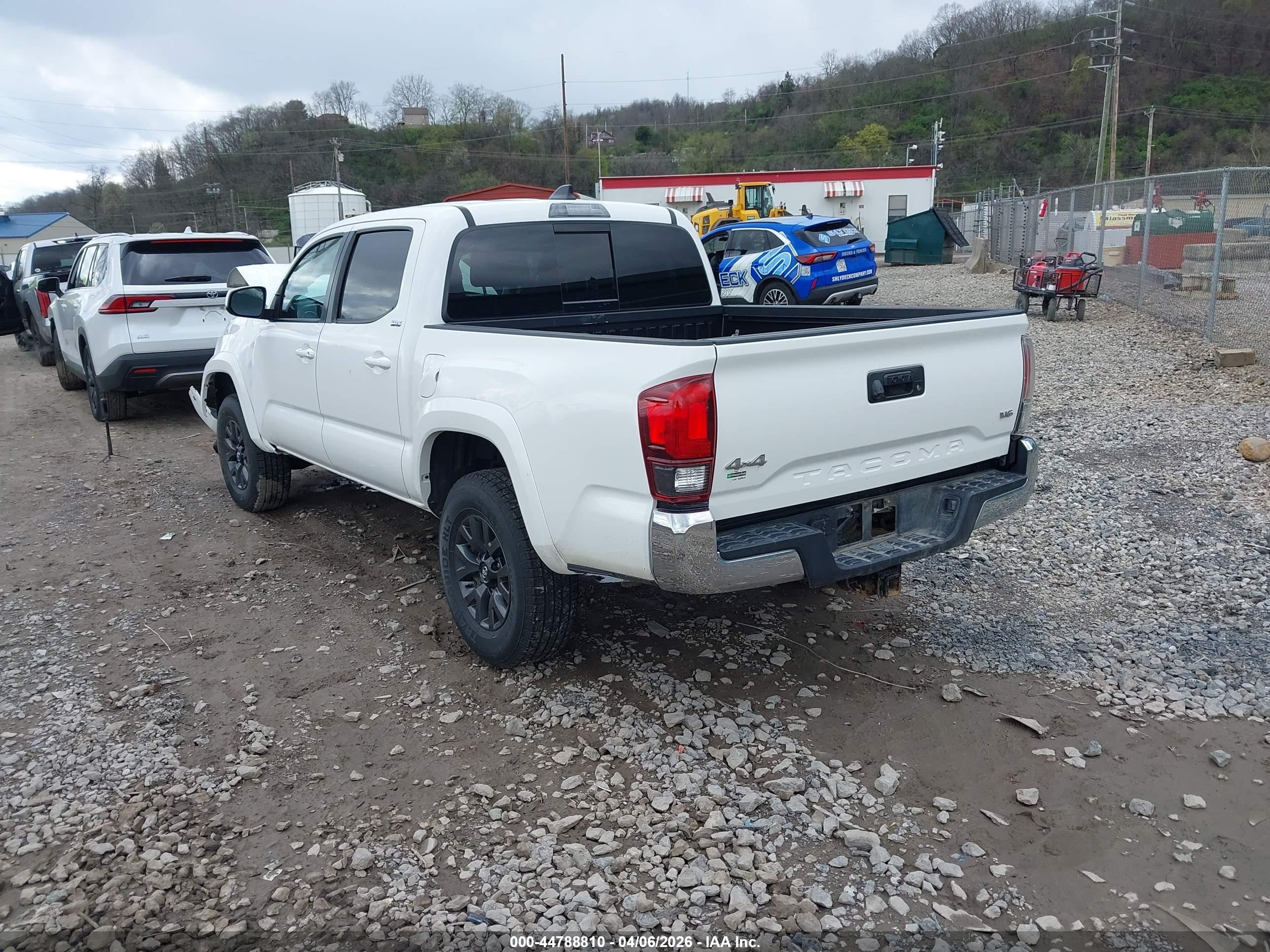 TOYOTA TACOMA image 3