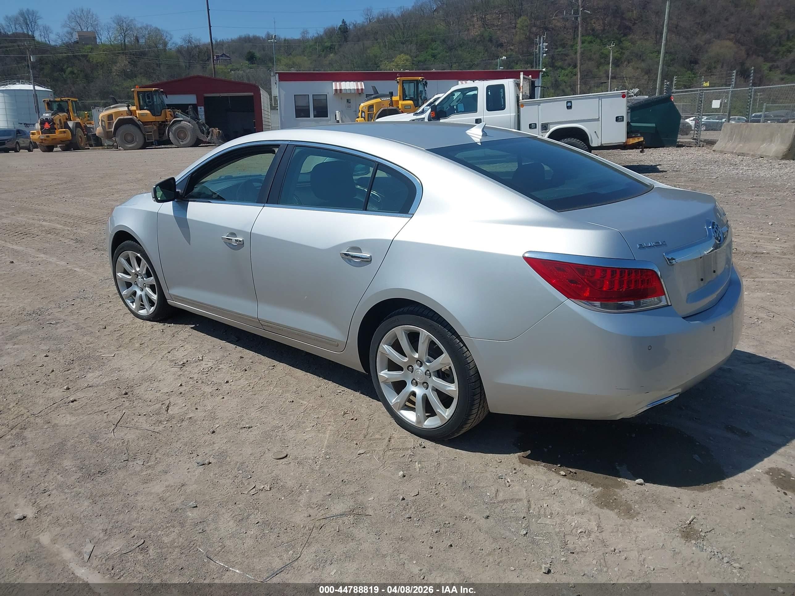 BUICK LACROSSE image 3