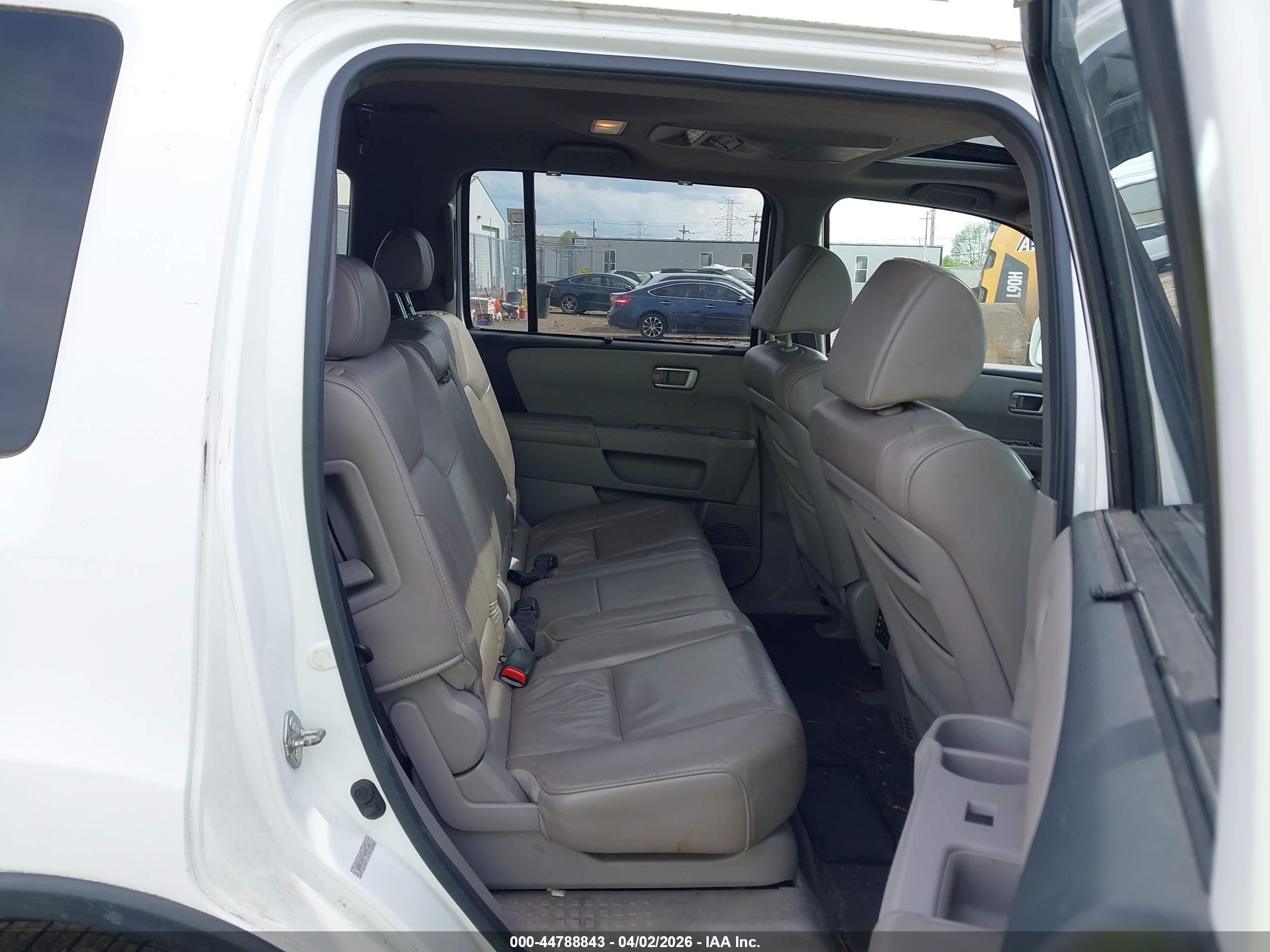 HONDA PILOT image 8
