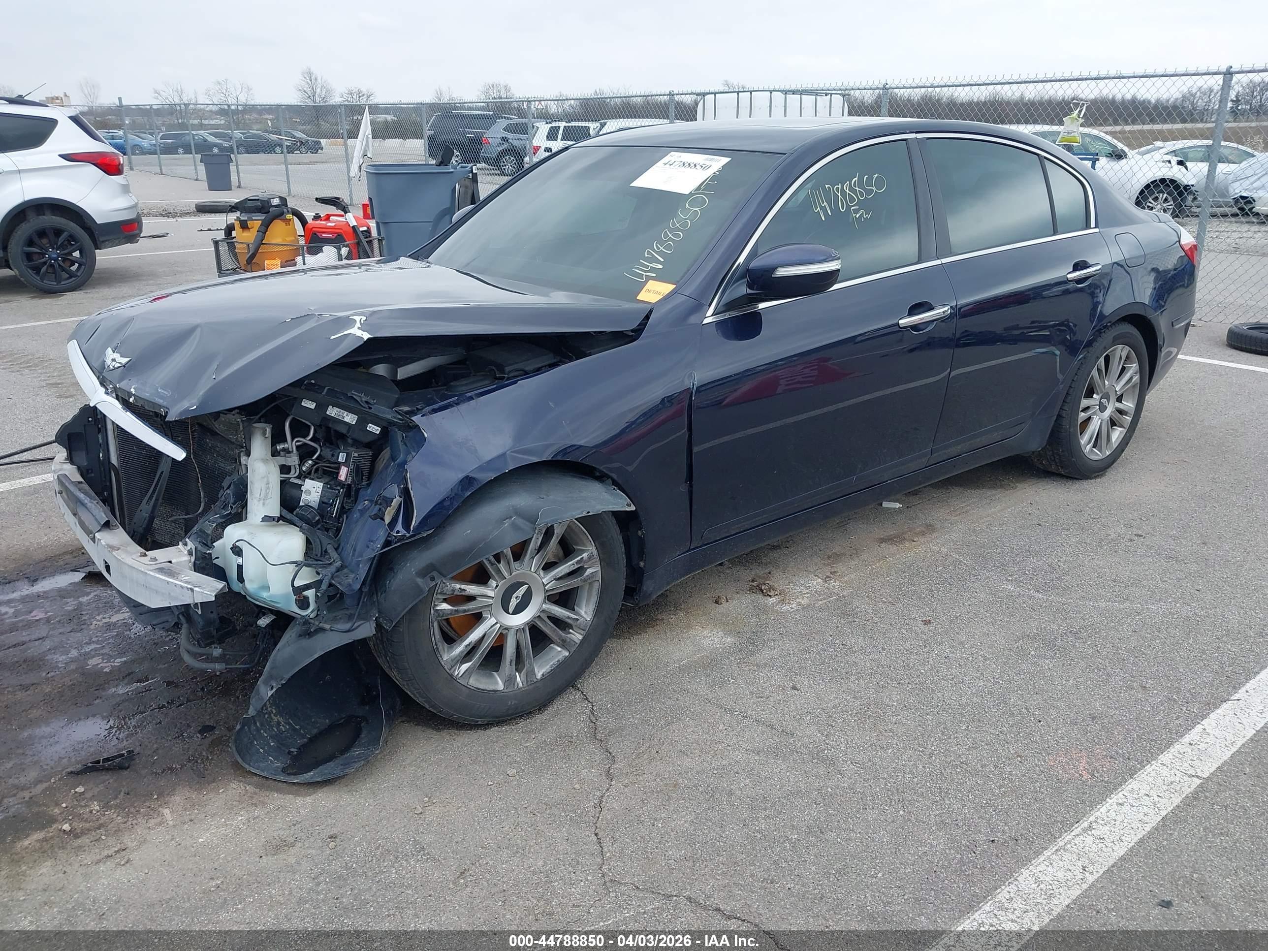 HYUNDAI GENESIS image 2