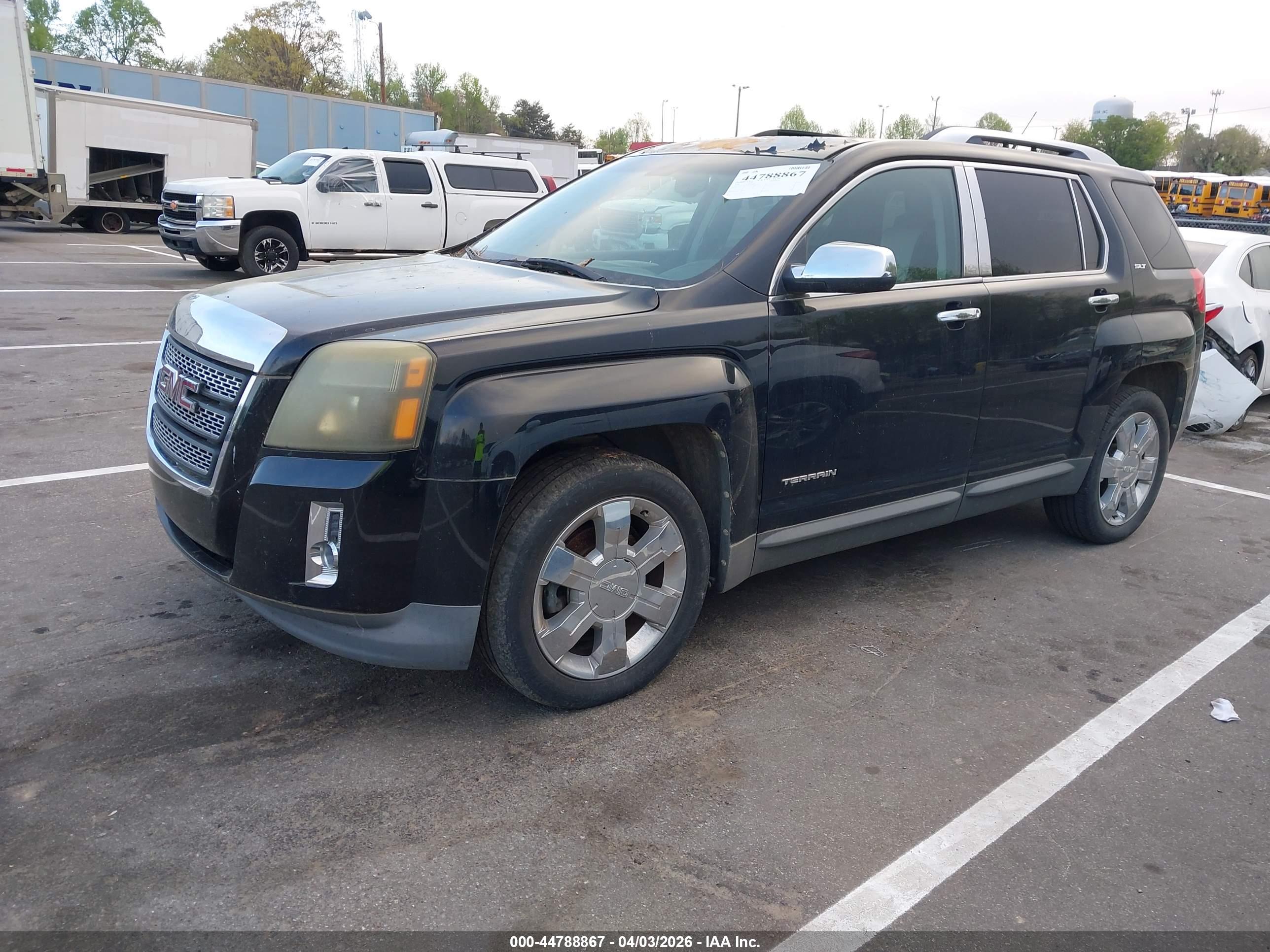 GMC TERRAIN image 2