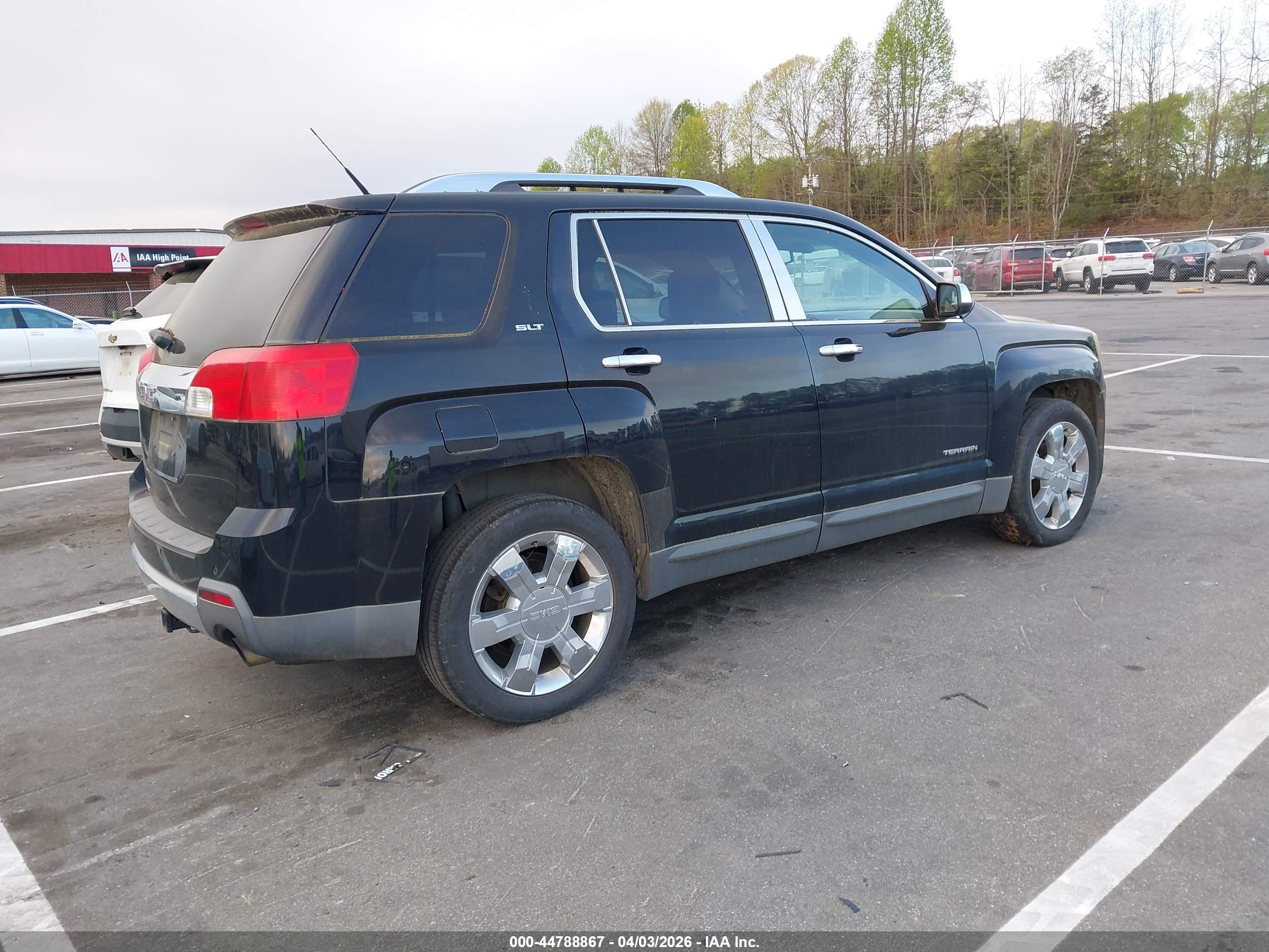 GMC TERRAIN image 4