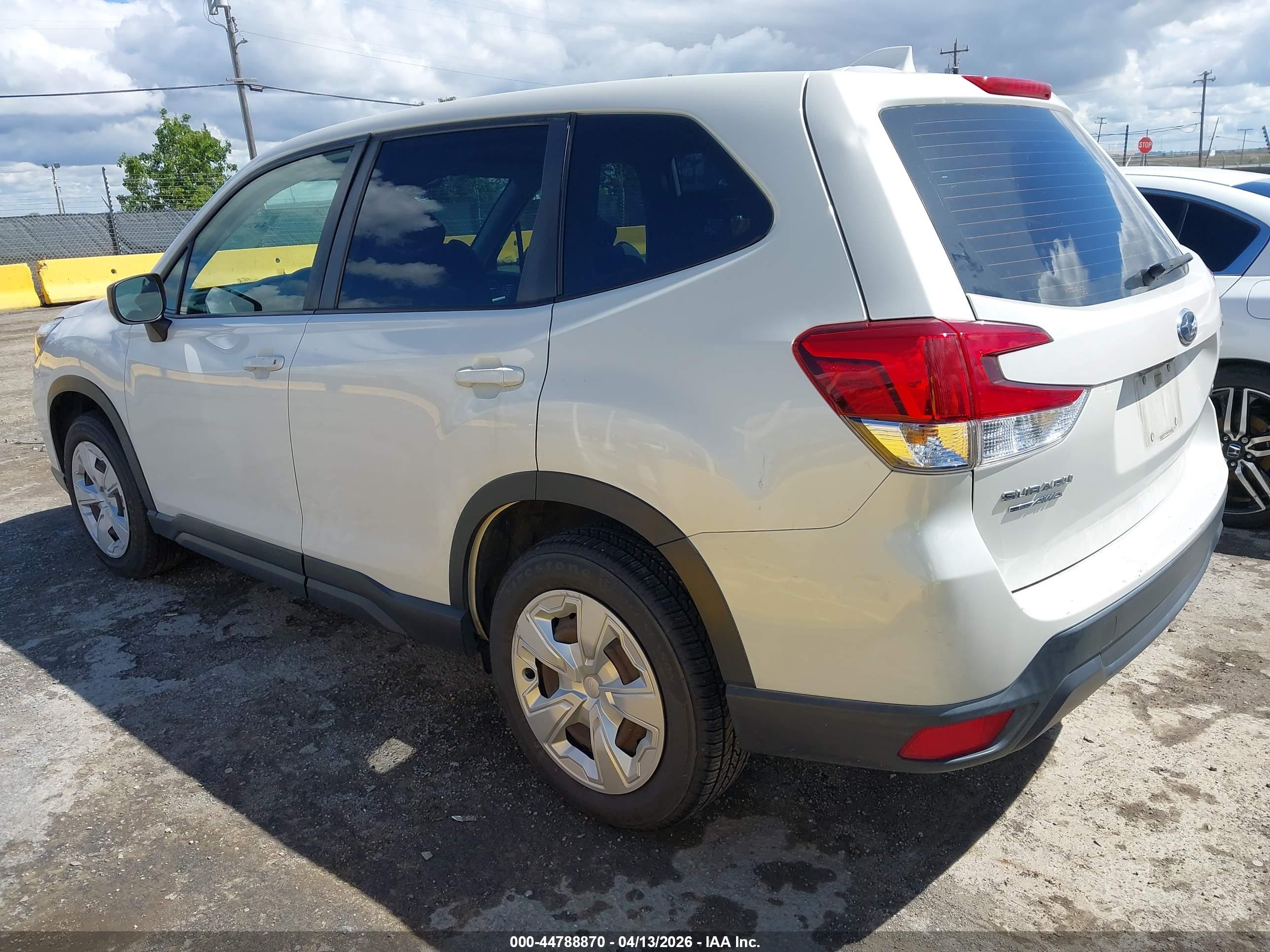 SUBARU FORESTER image 3