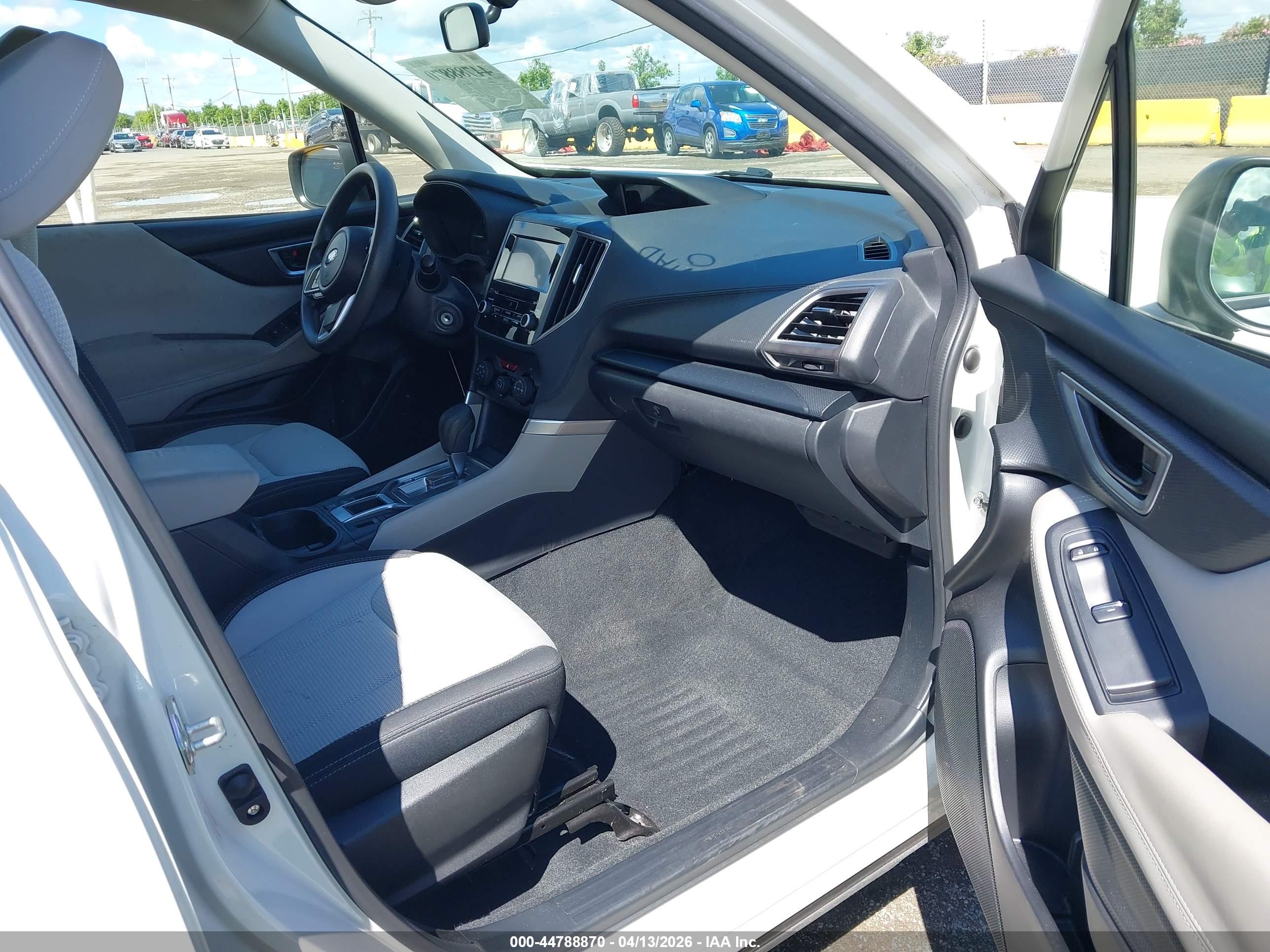 SUBARU FORESTER image 5