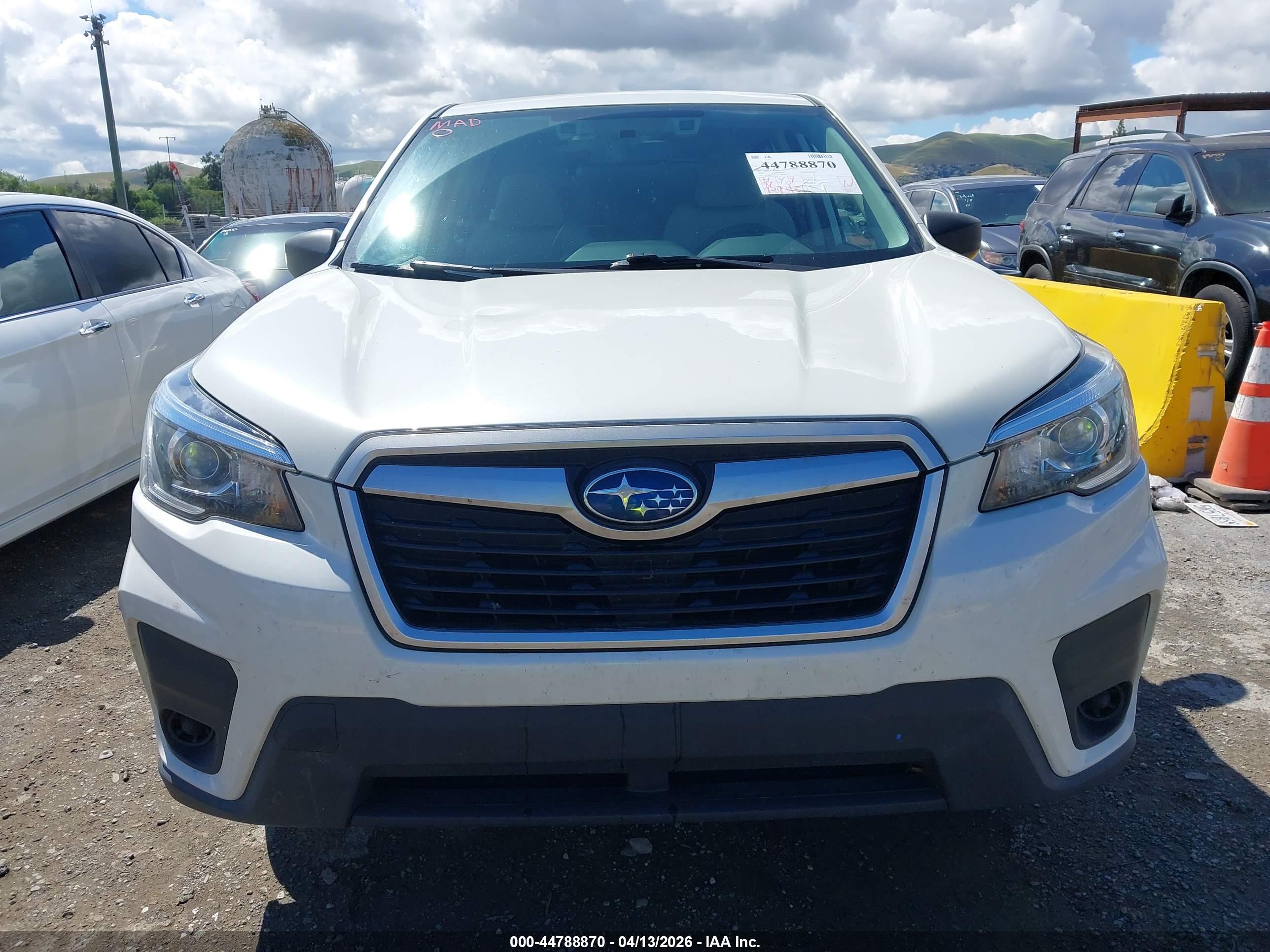SUBARU FORESTER image 6