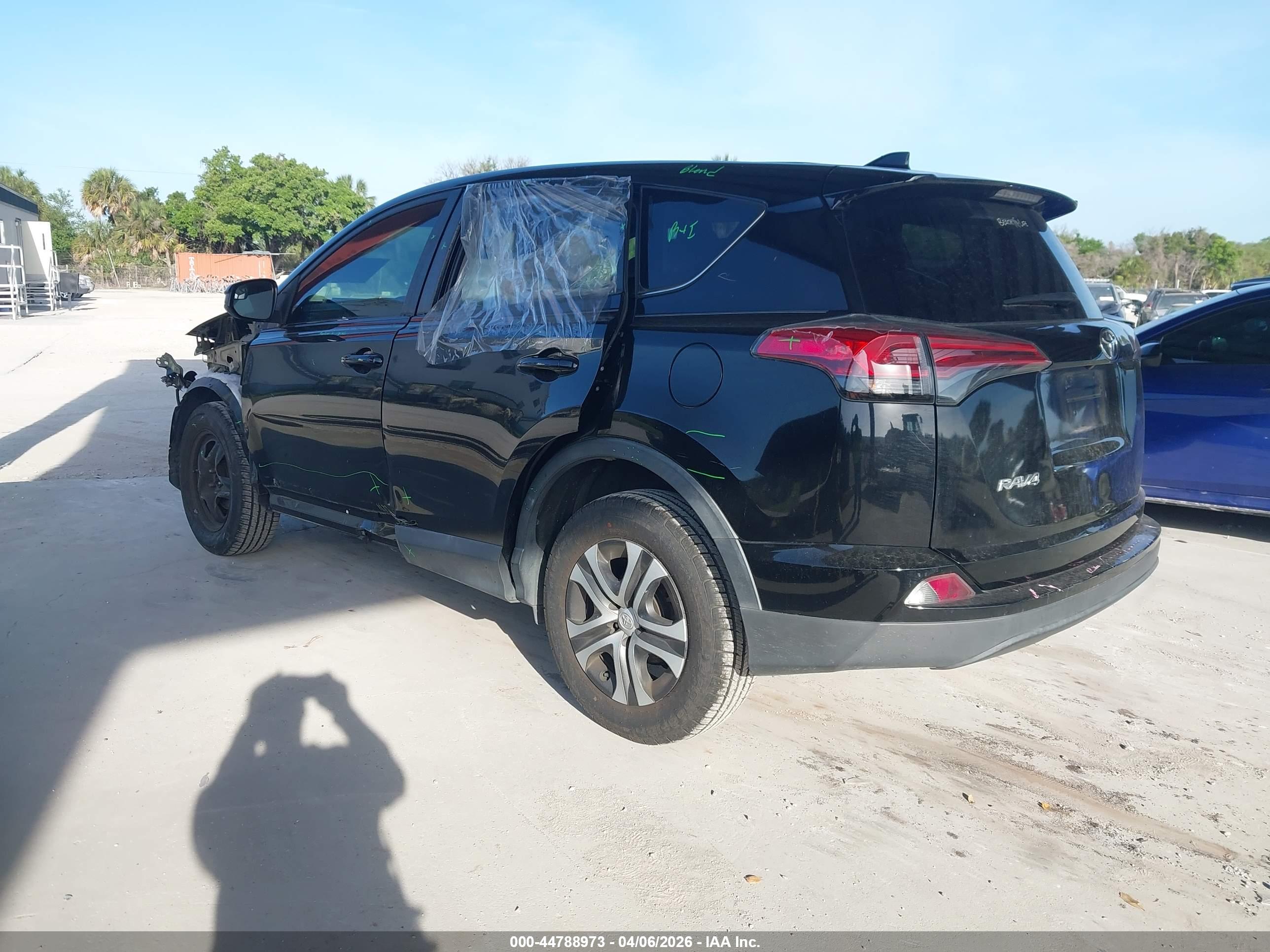 TOYOTA RAV4 image 3