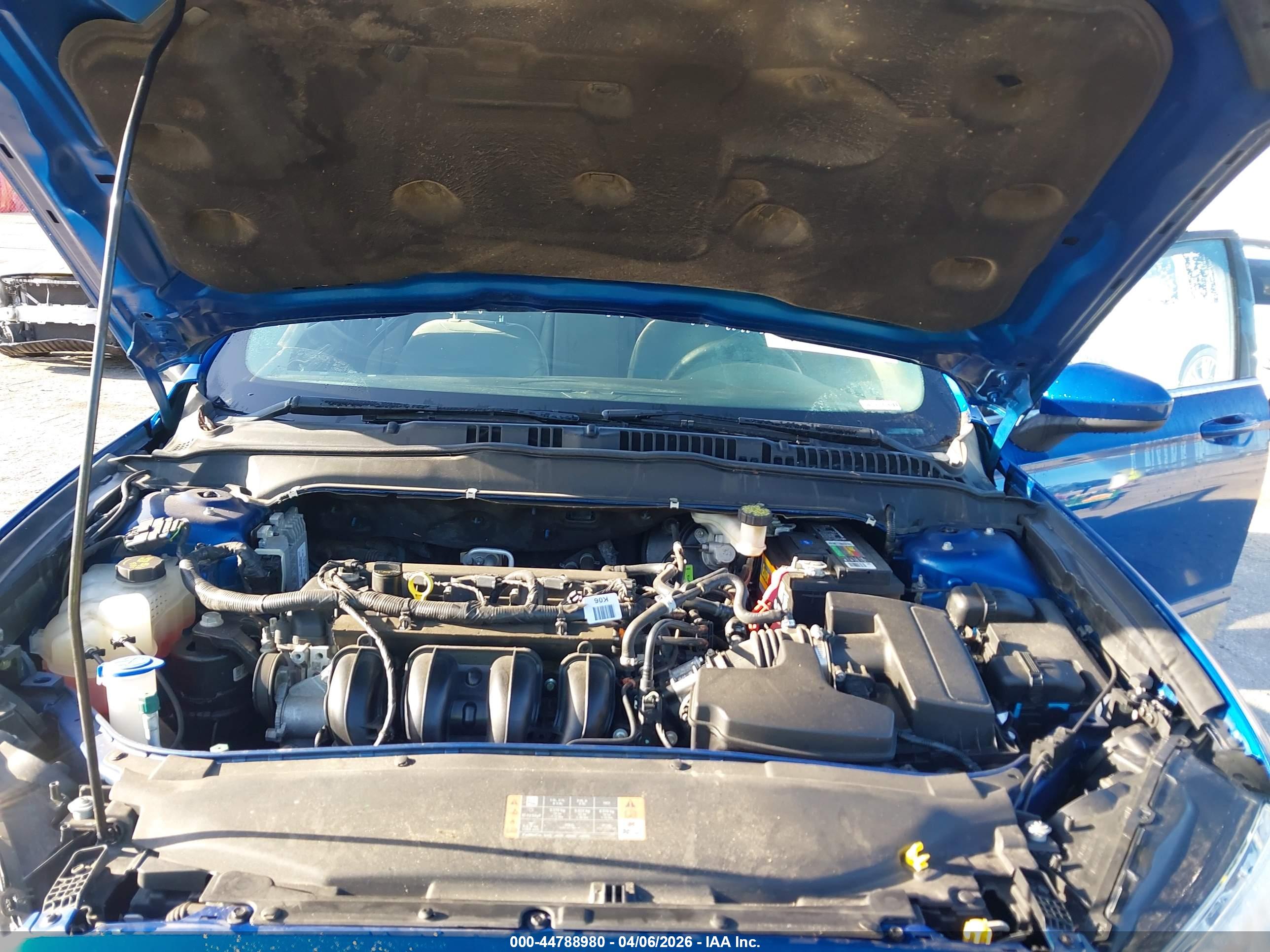 FORD FUSION image 10