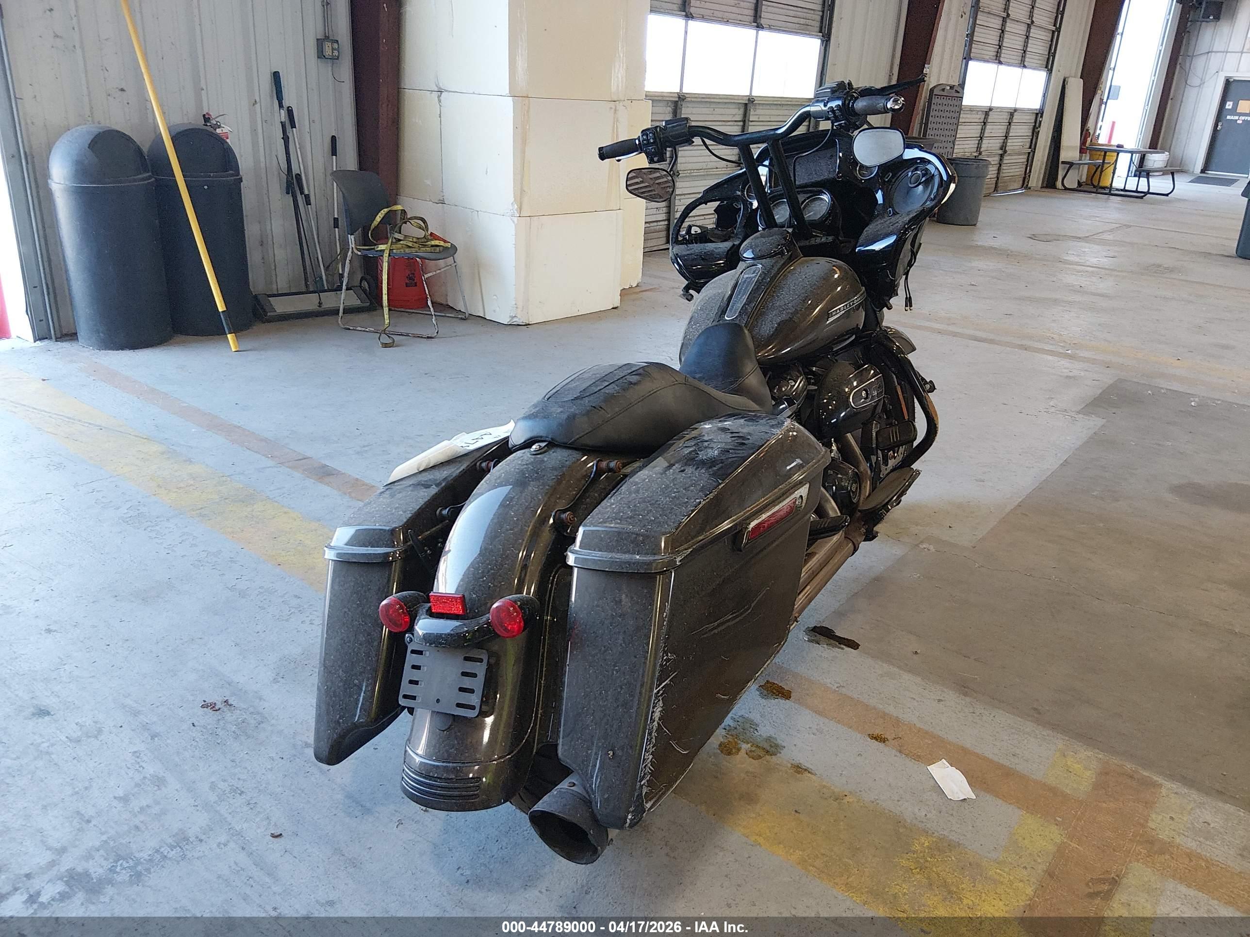 HARLEY-DAVIDSON FLTRXS image 4