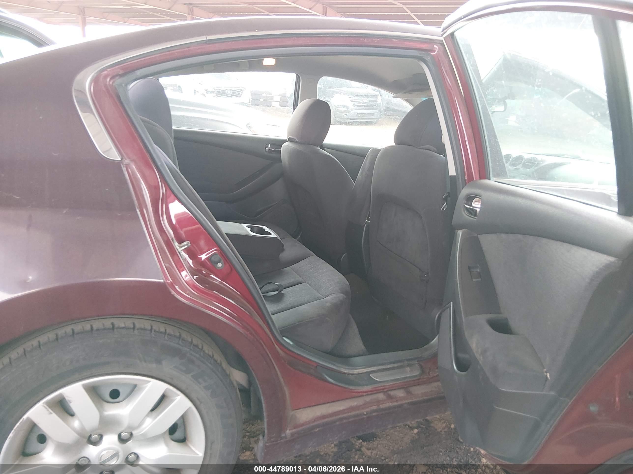 NISSAN ALTIMA image 8