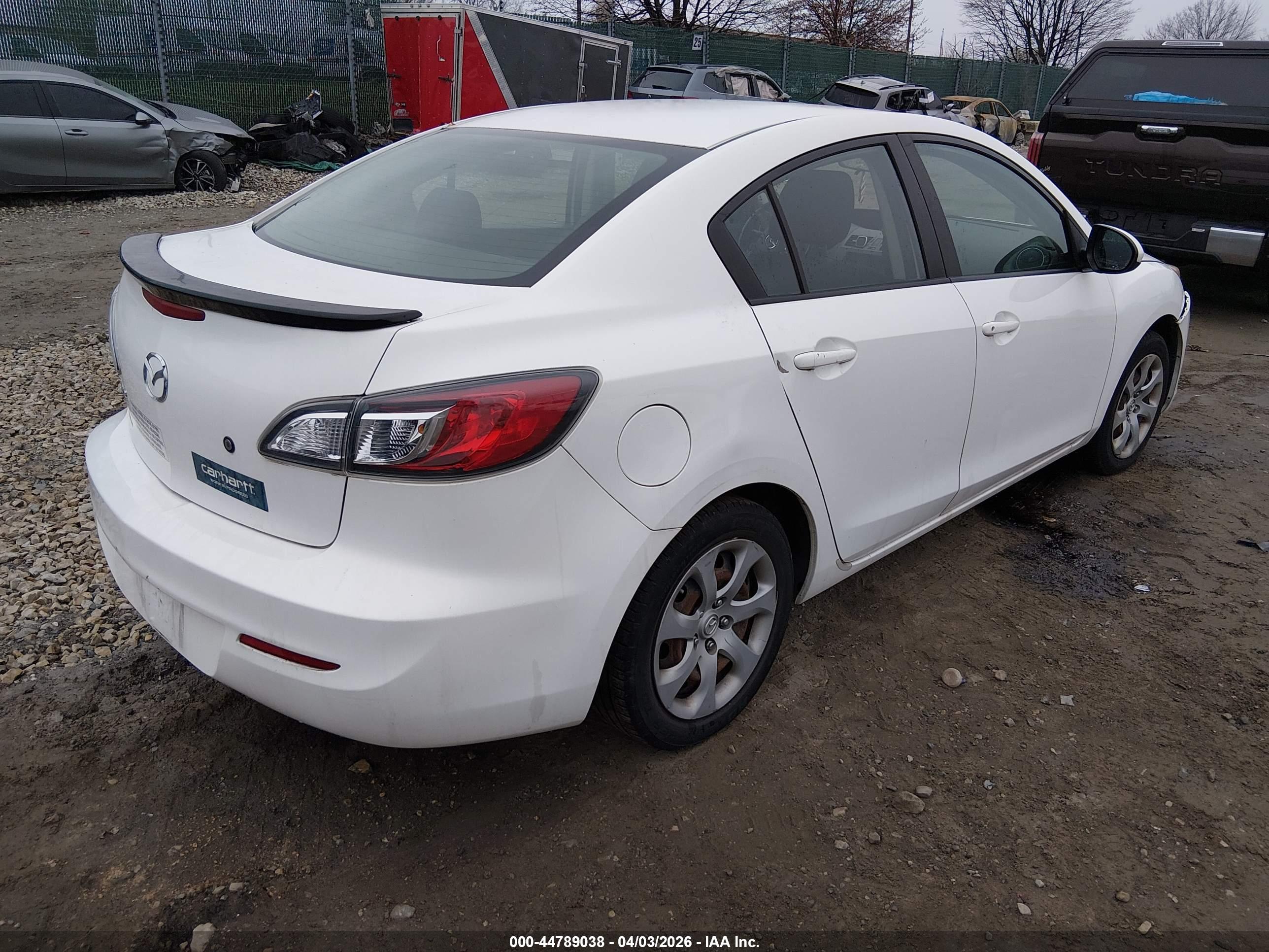 MAZDA MAZDA3 image 4