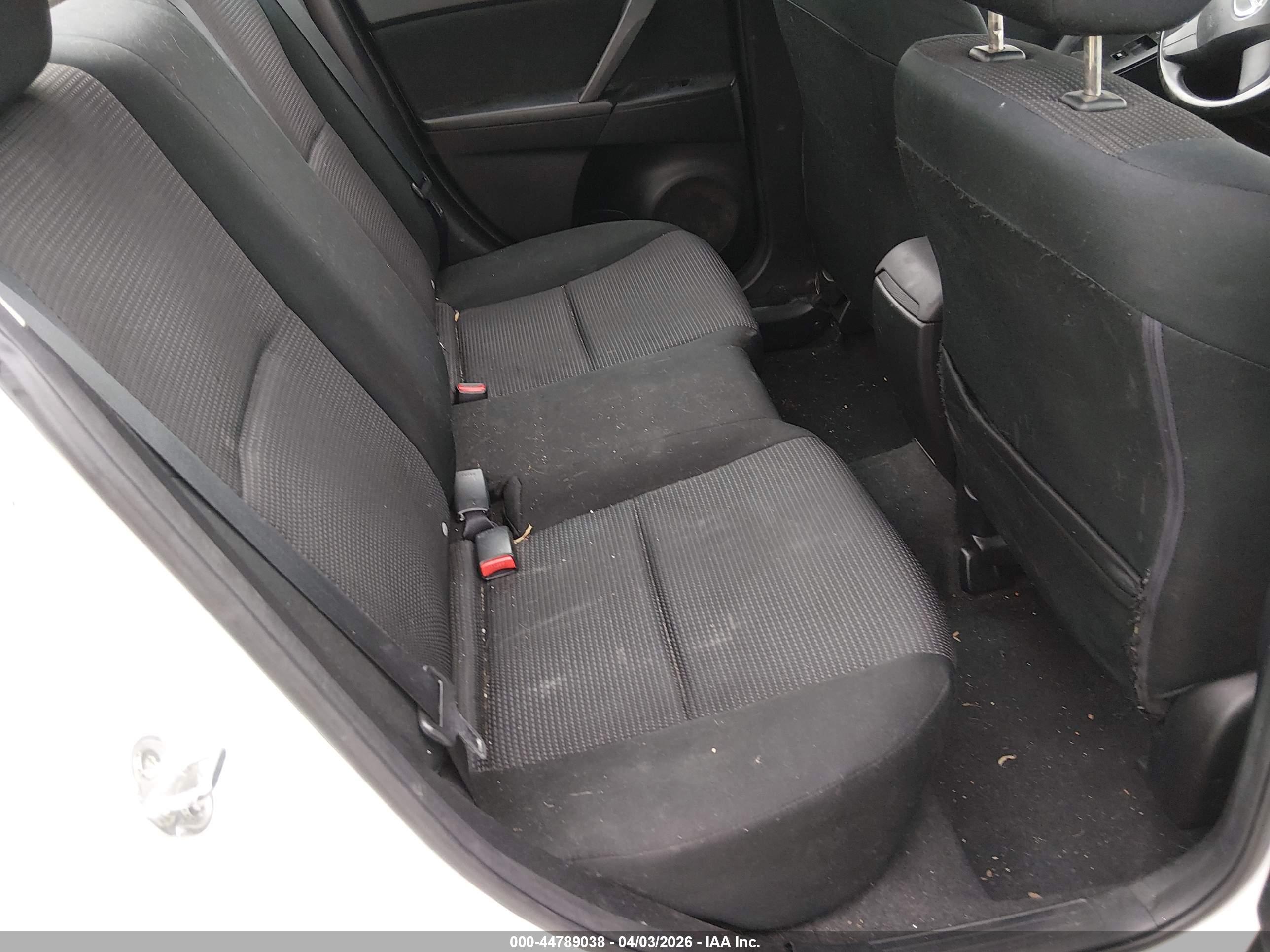 MAZDA MAZDA3 image 8